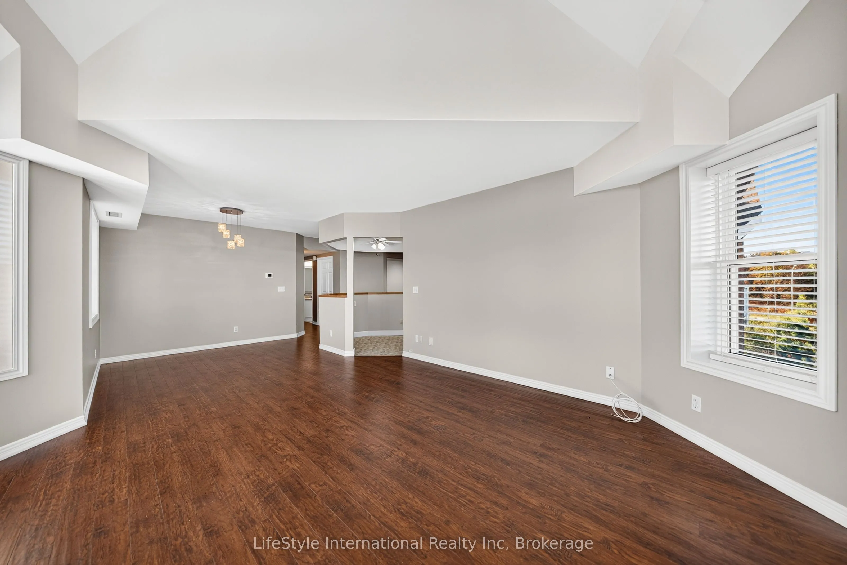208 Silvercreek Parkway N #306