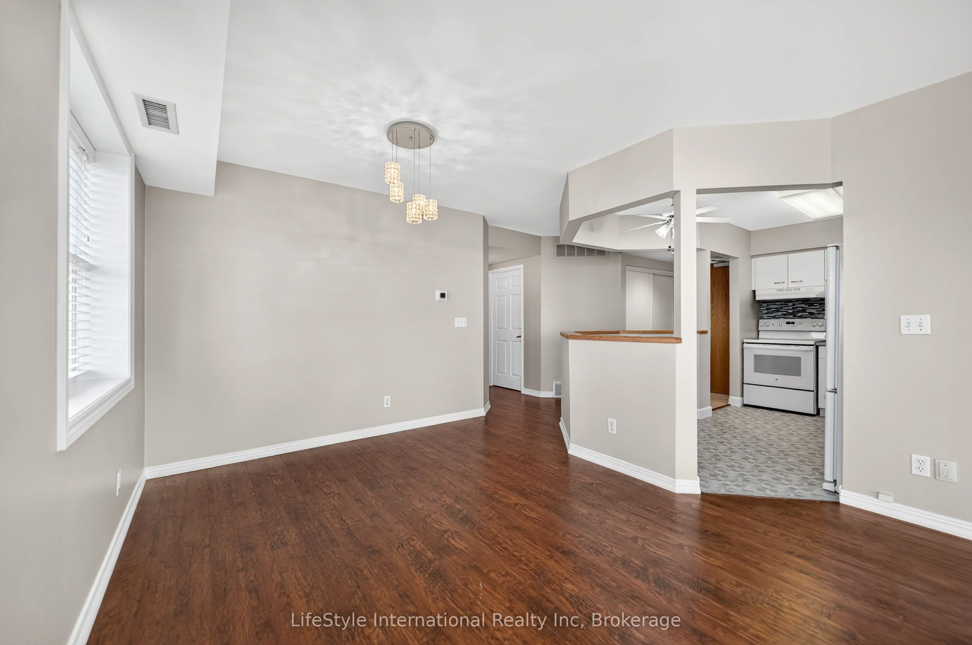 208 Silvercreek Parkway N #306