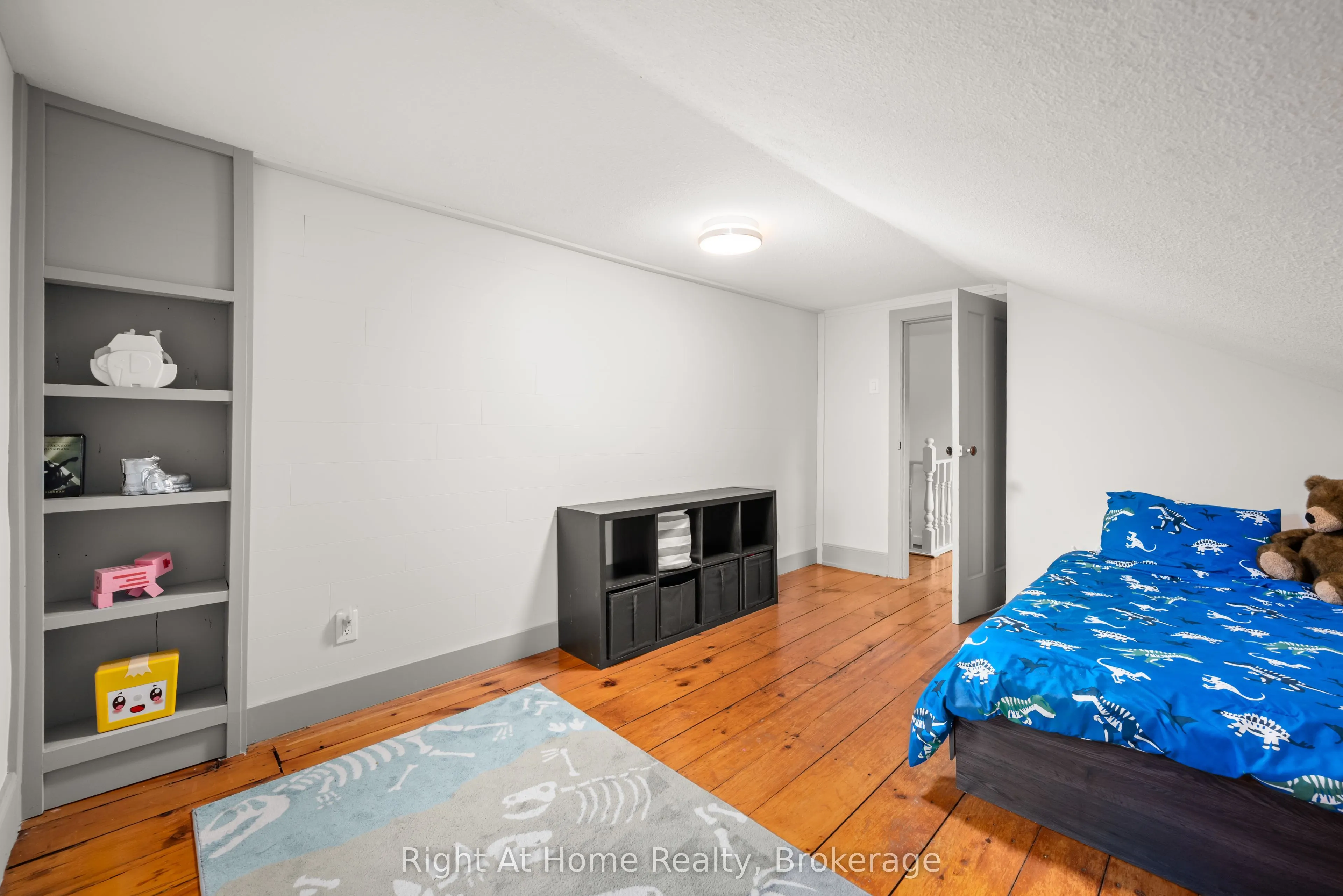 88 King Street E