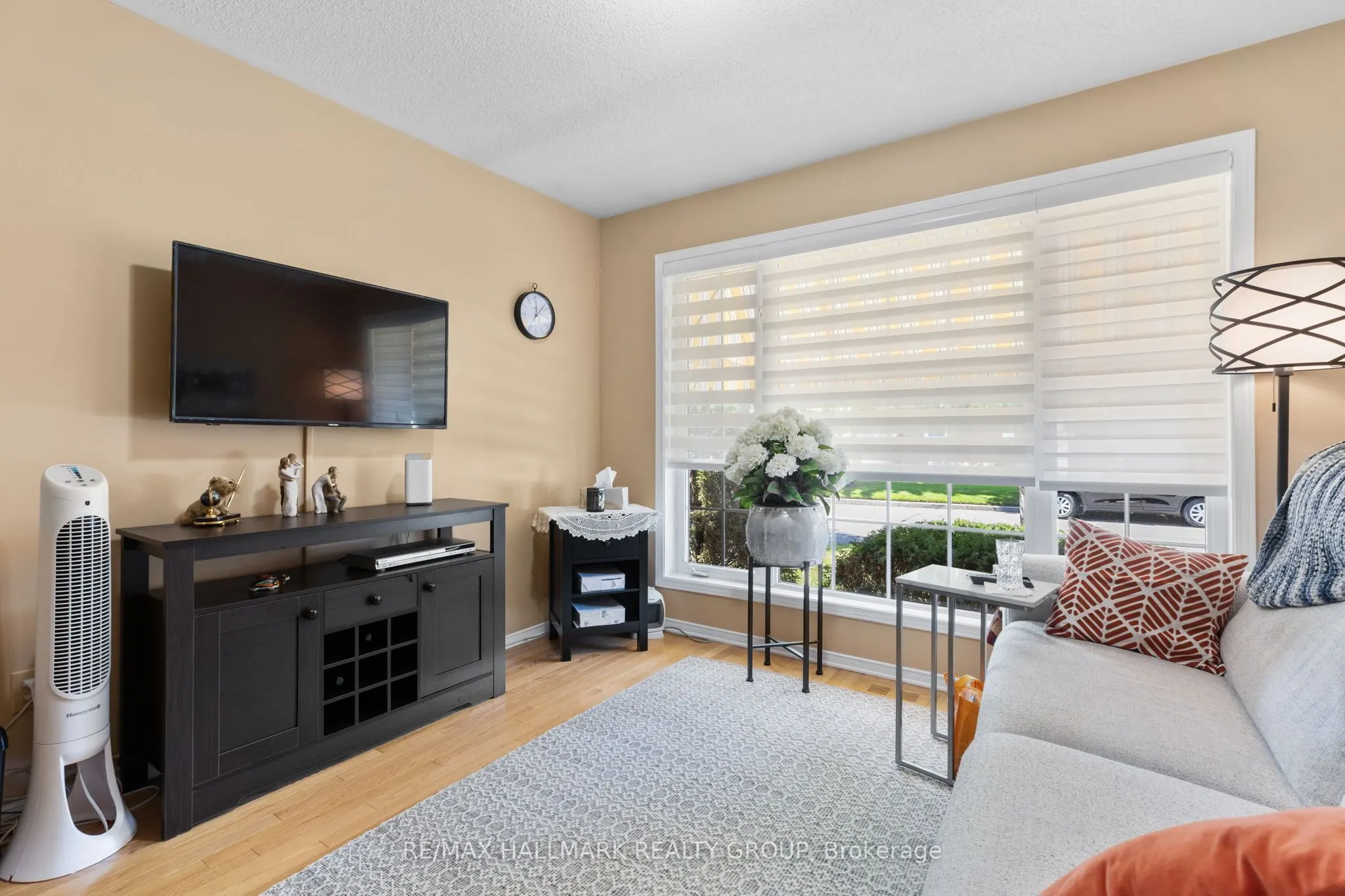 2093 AUBURN RIDGE Drive