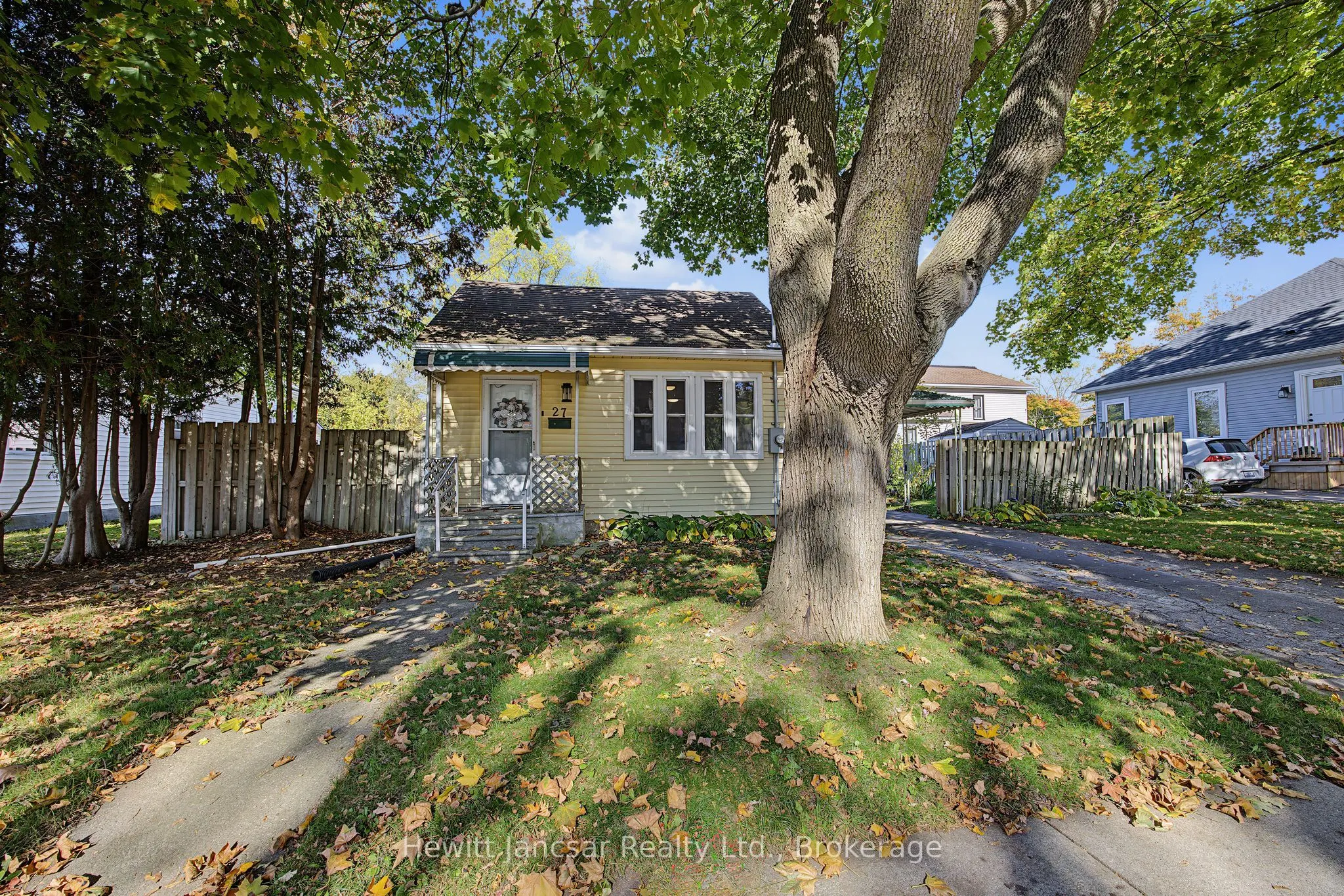 27 CHESTNUT Street W