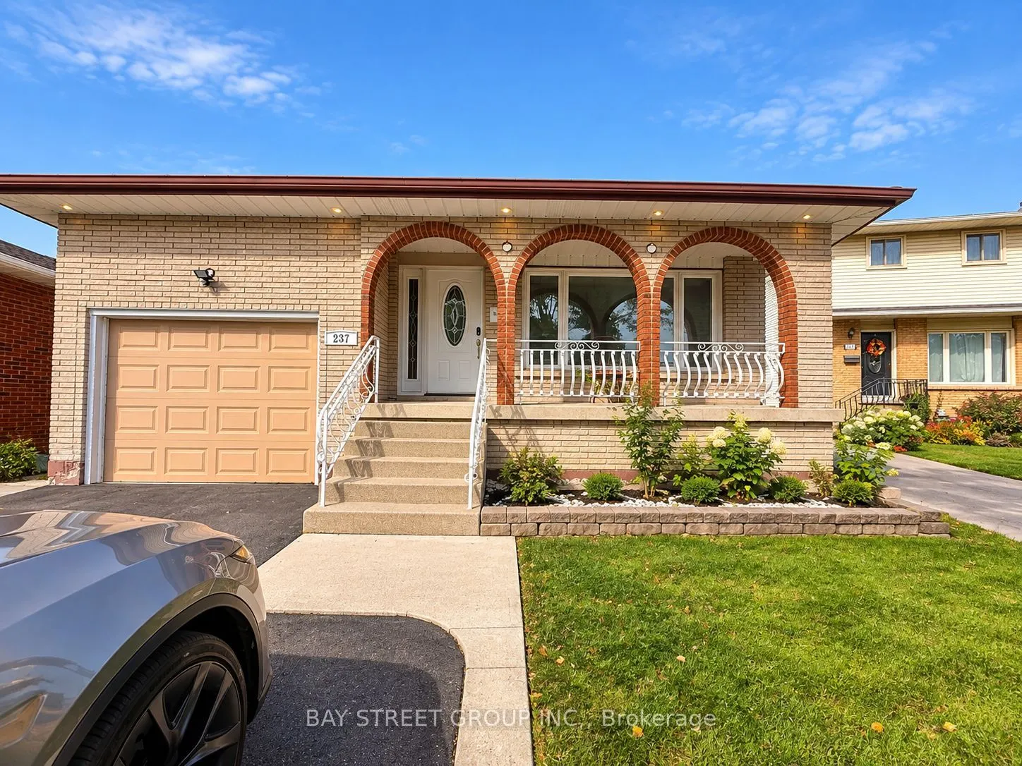 237 Lawnhurst Court #upper level