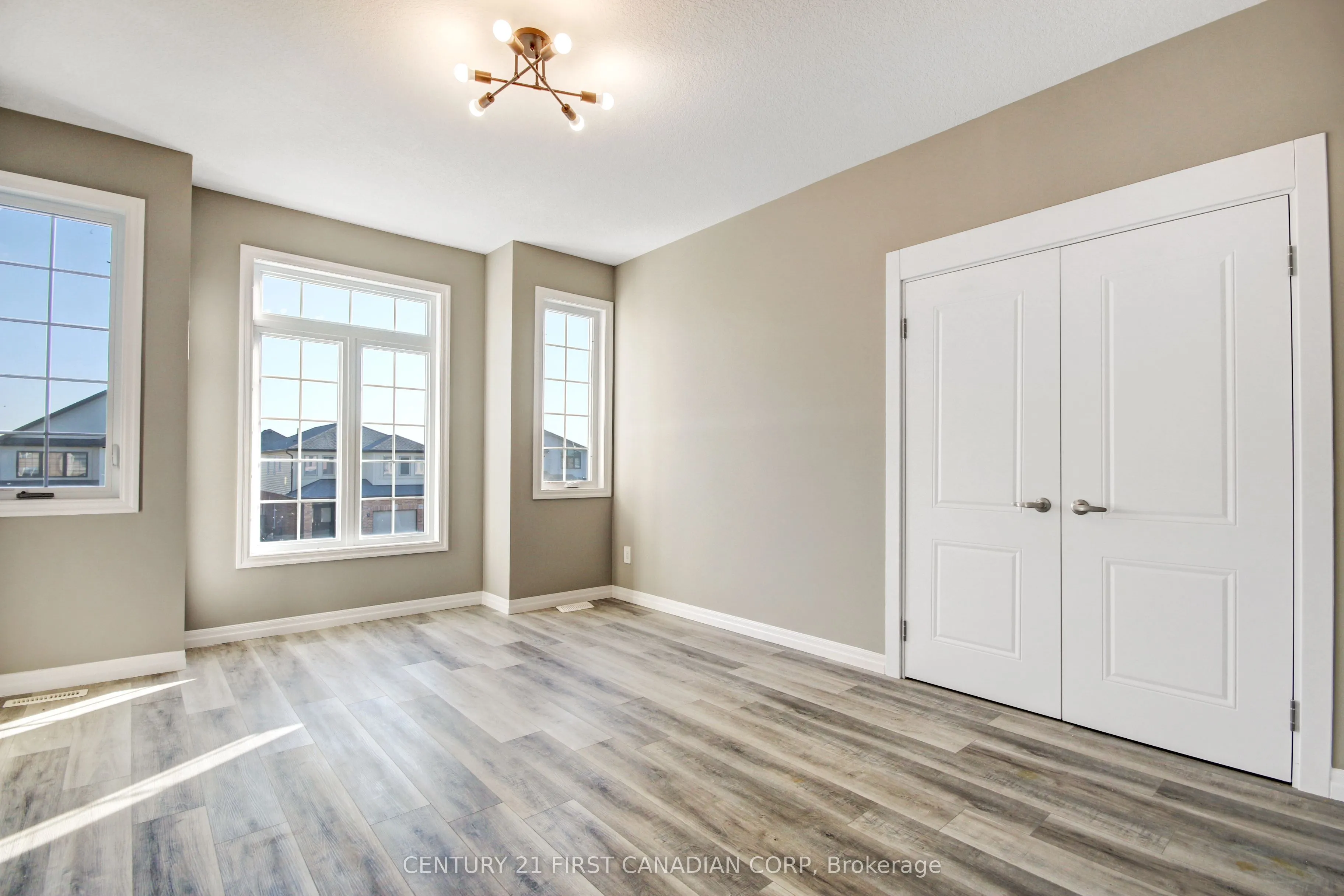2920 Lemieux Walk