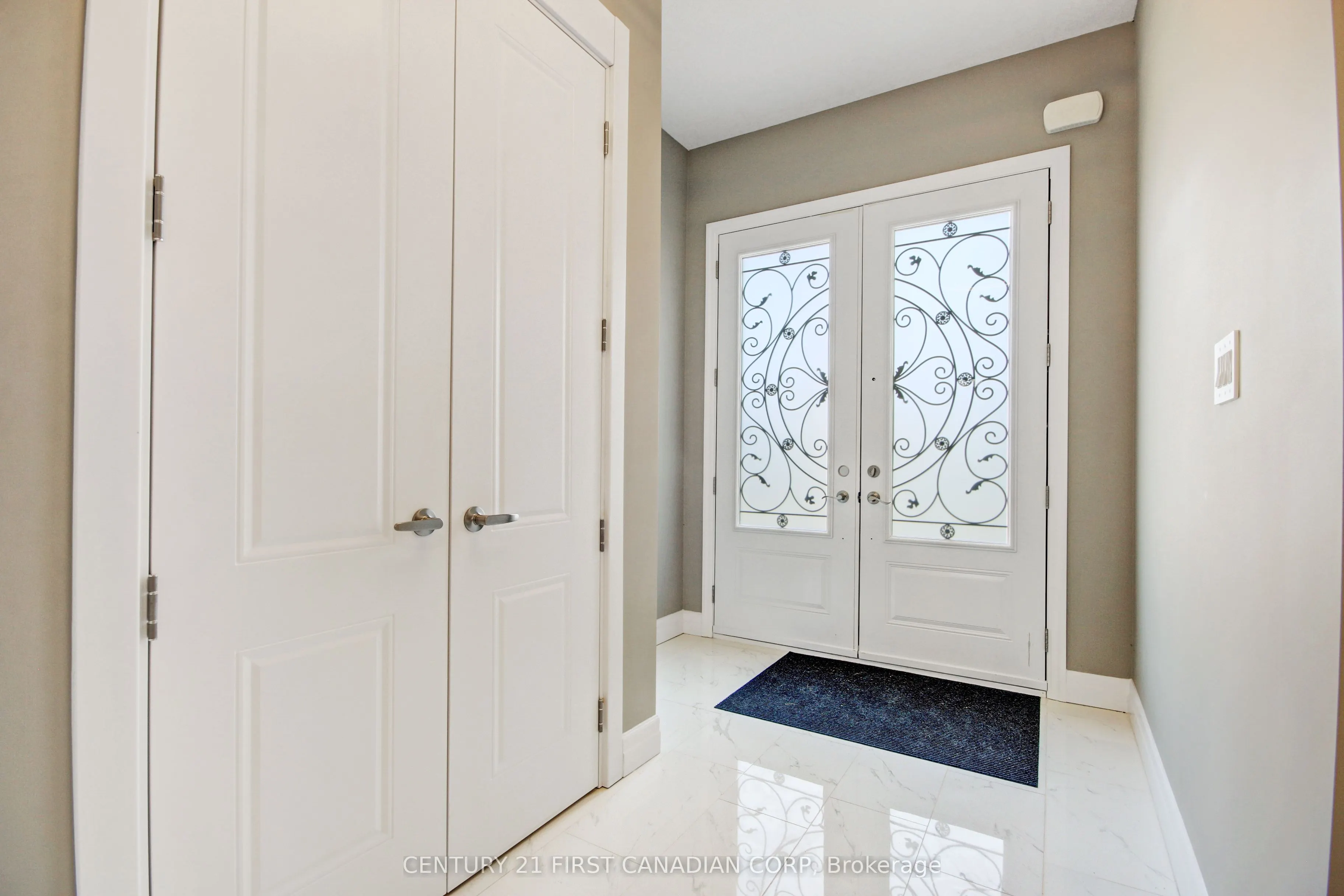 2920 Lemieux Walk