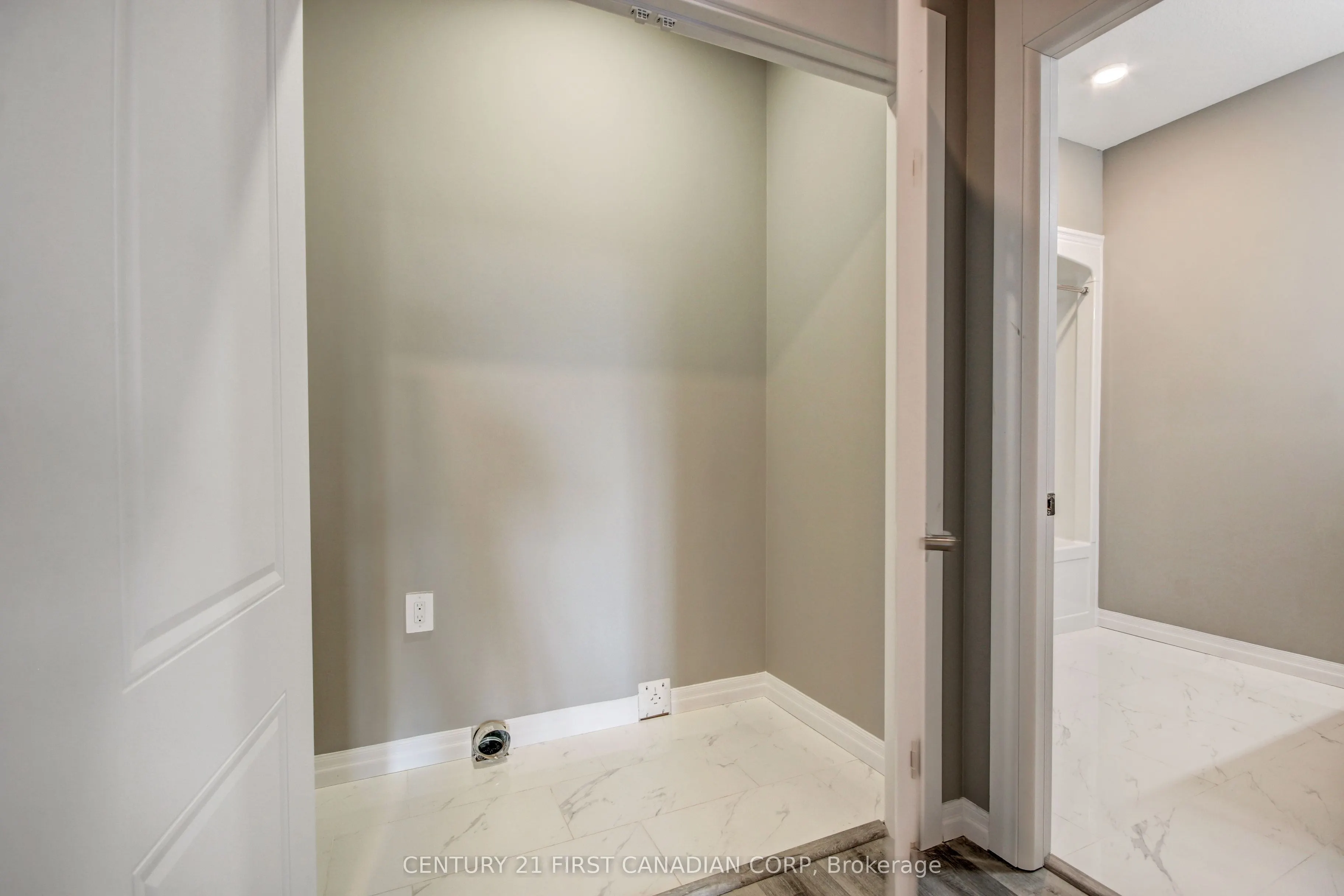 2920 Lemieux Walk