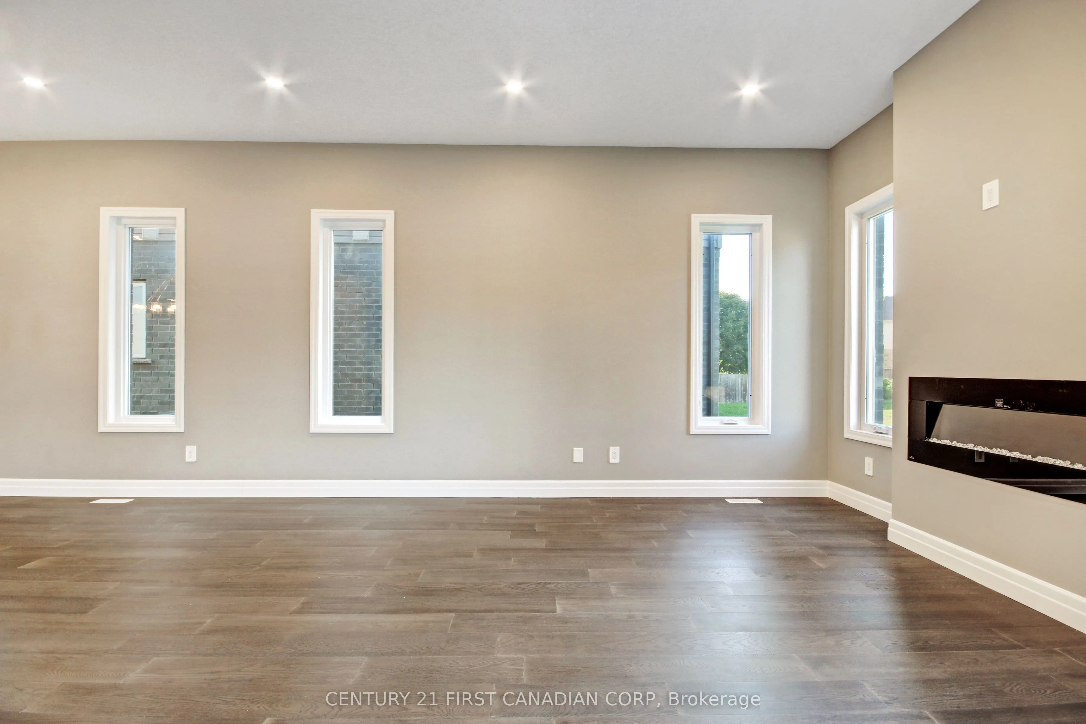 2920 Lemieux Walk