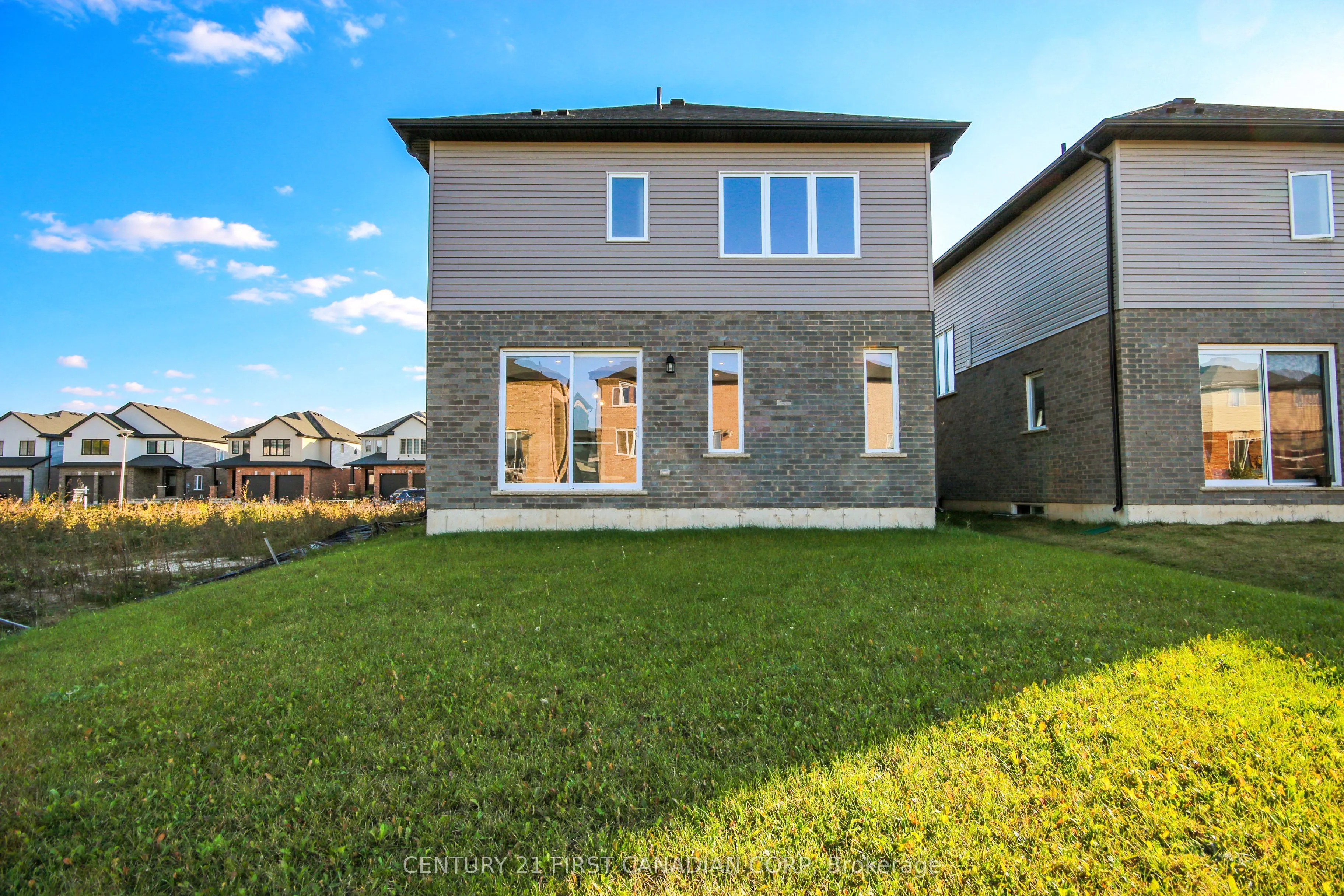 2920 Lemieux Walk