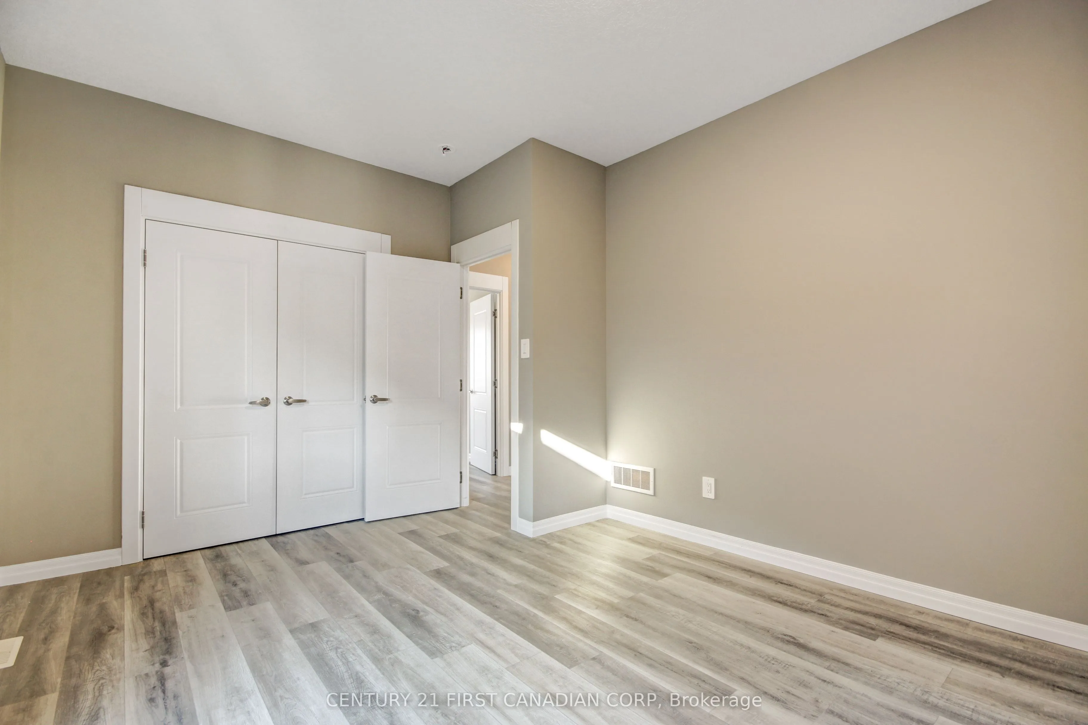 2920 Lemieux Walk