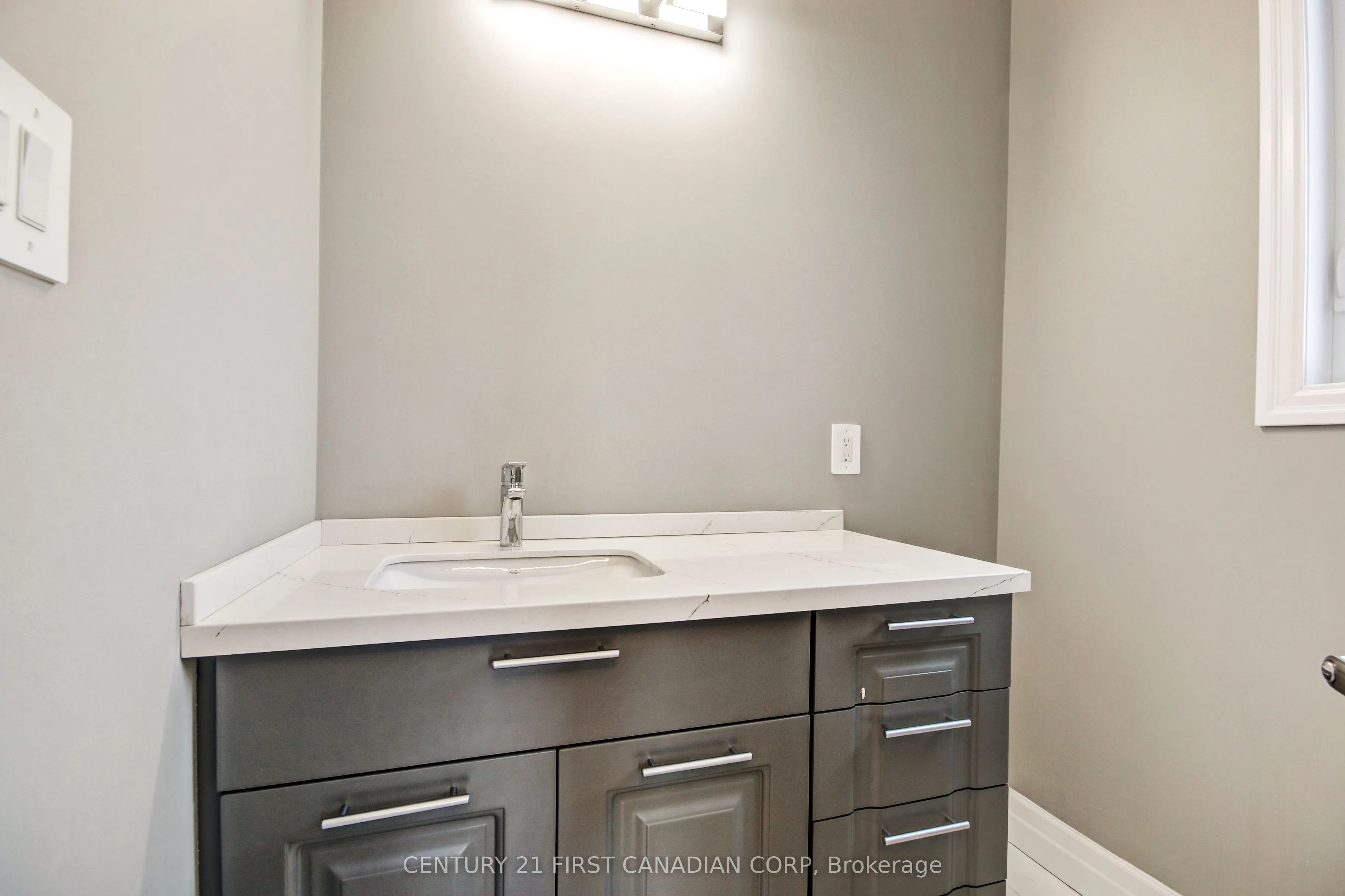 2920 Lemieux Walk