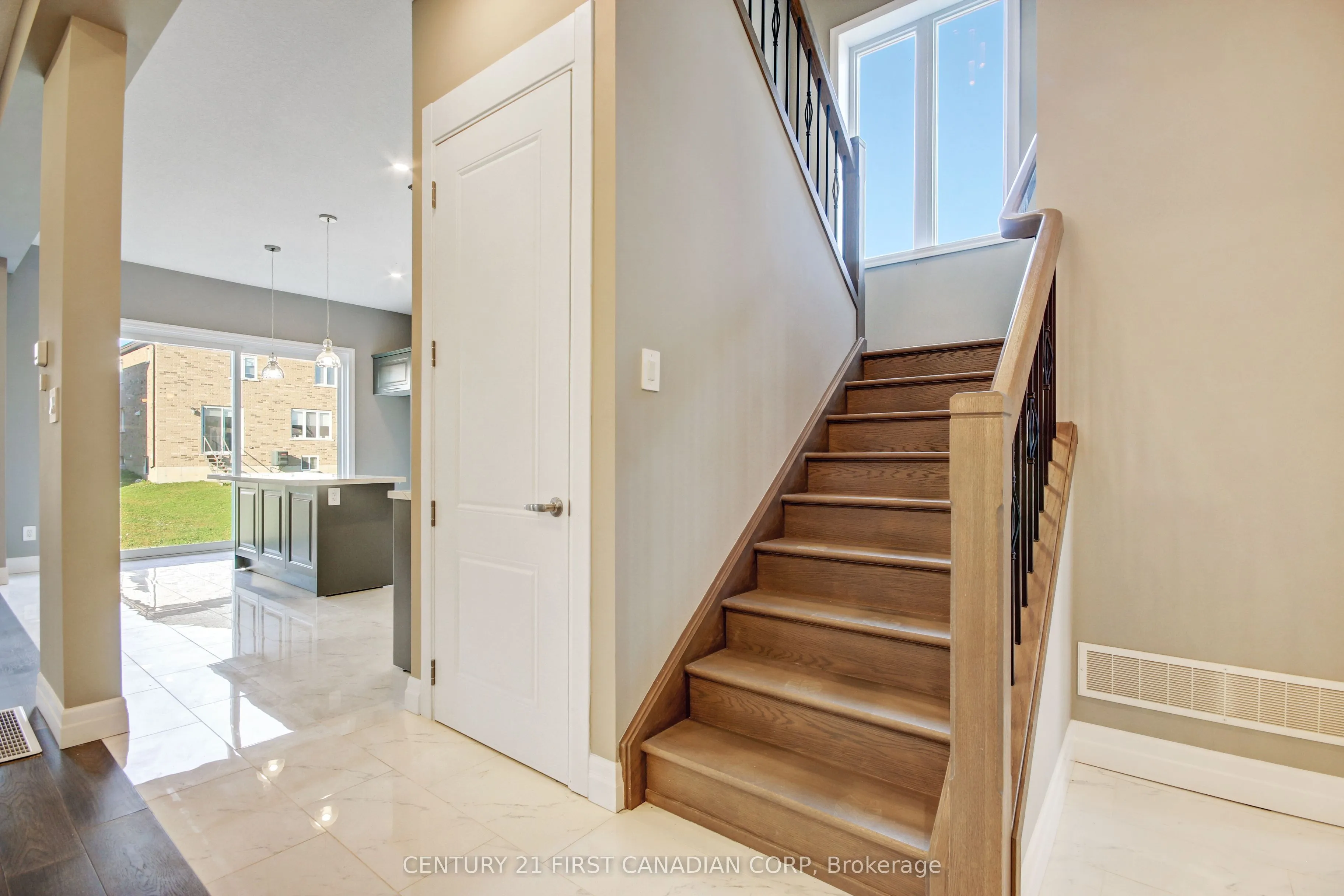 2920 Lemieux Walk
