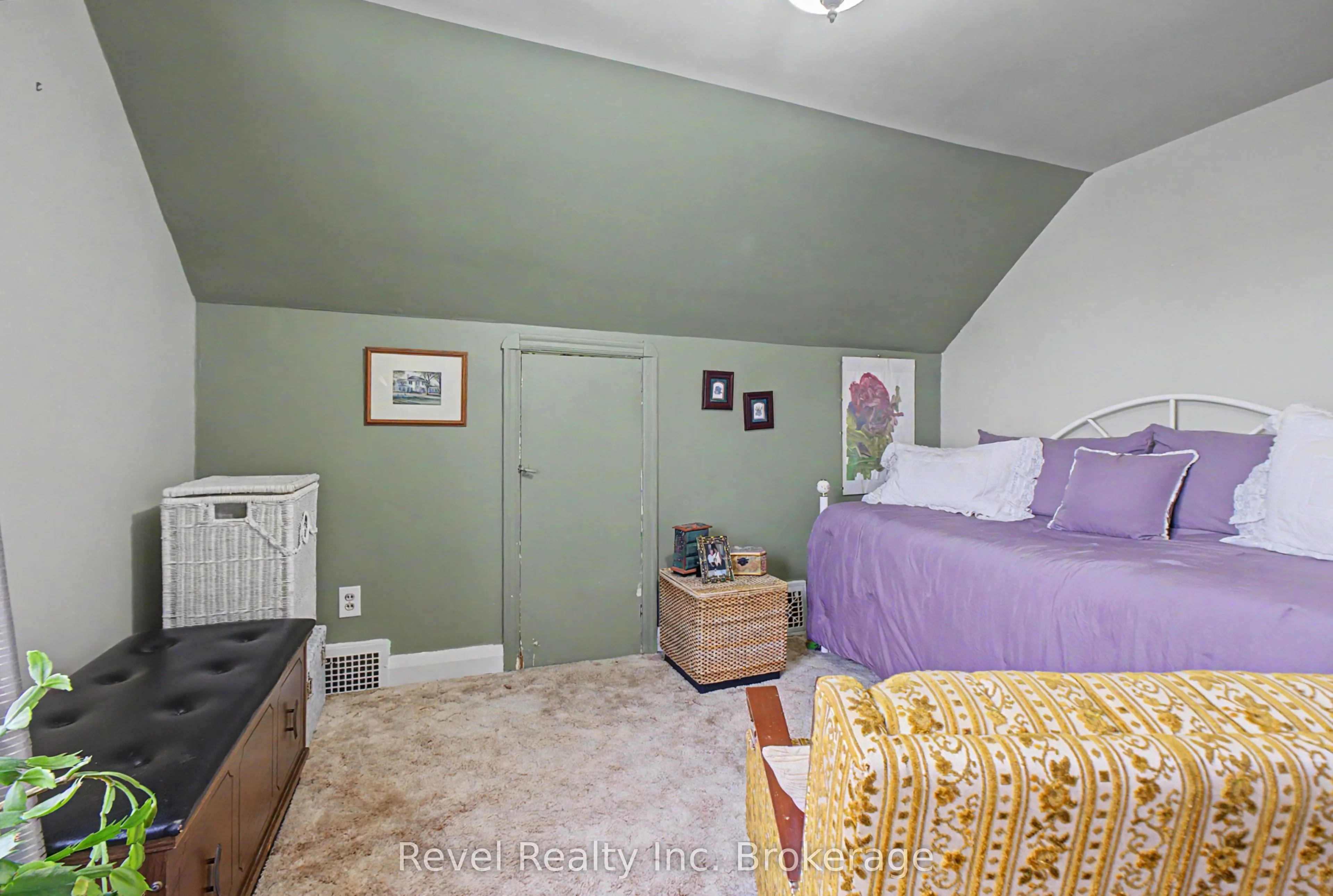 2043 Drew Street