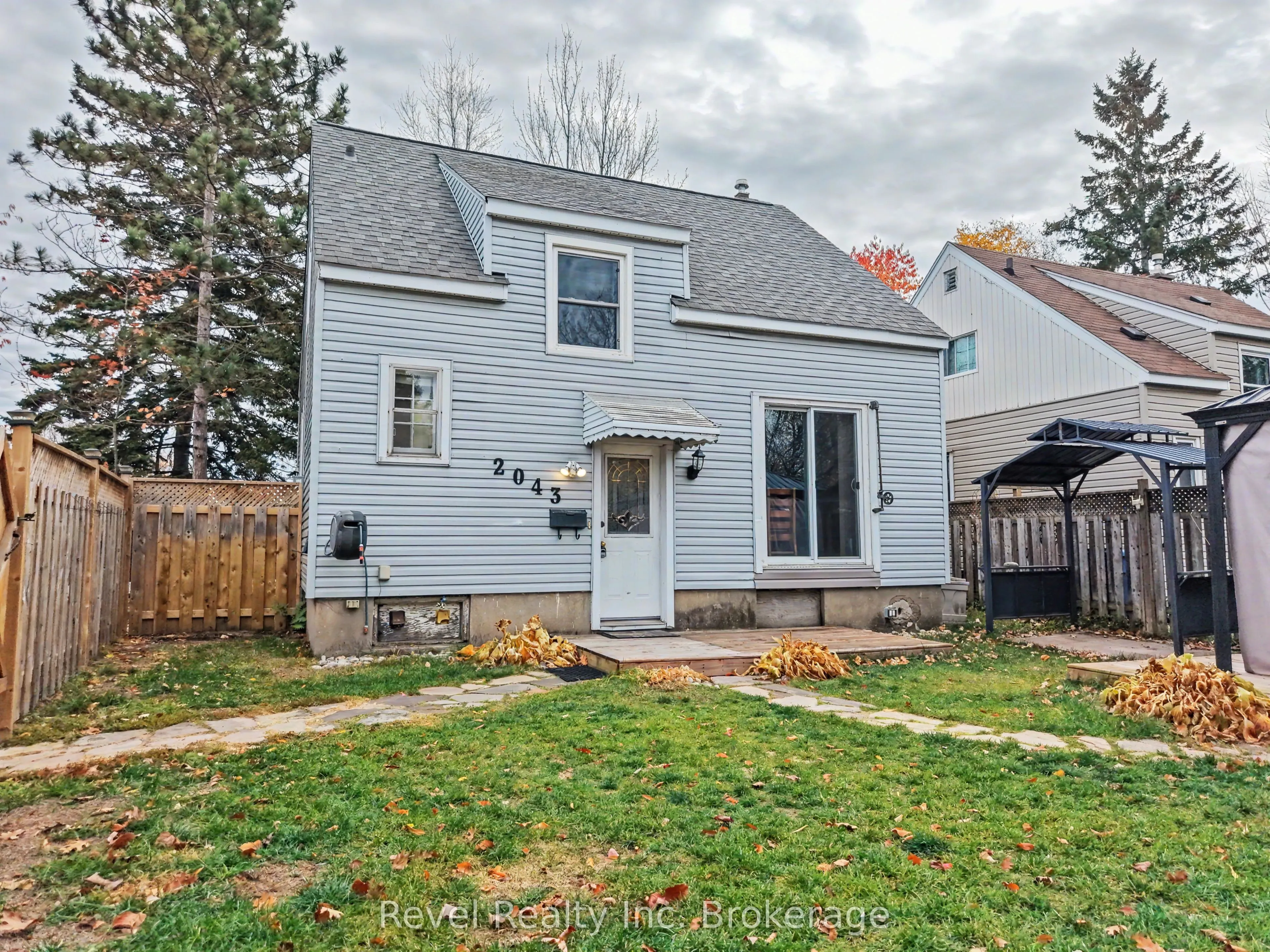 2043 Drew Street