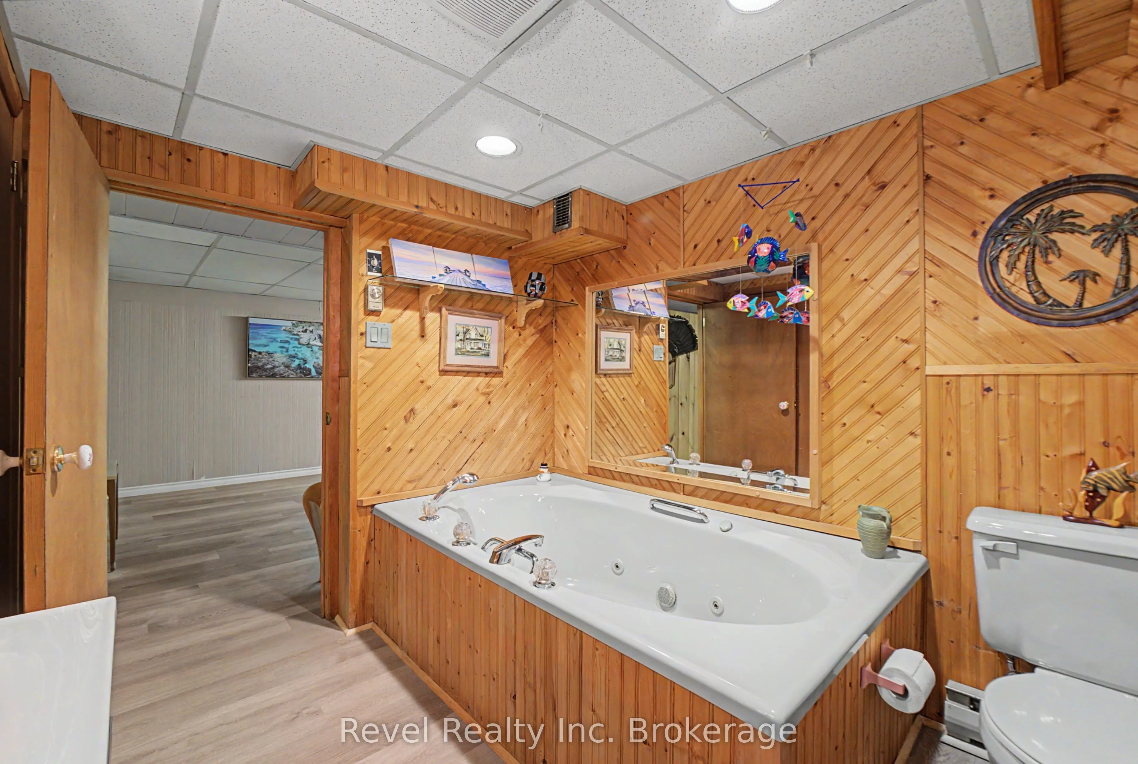 2043 Drew Street