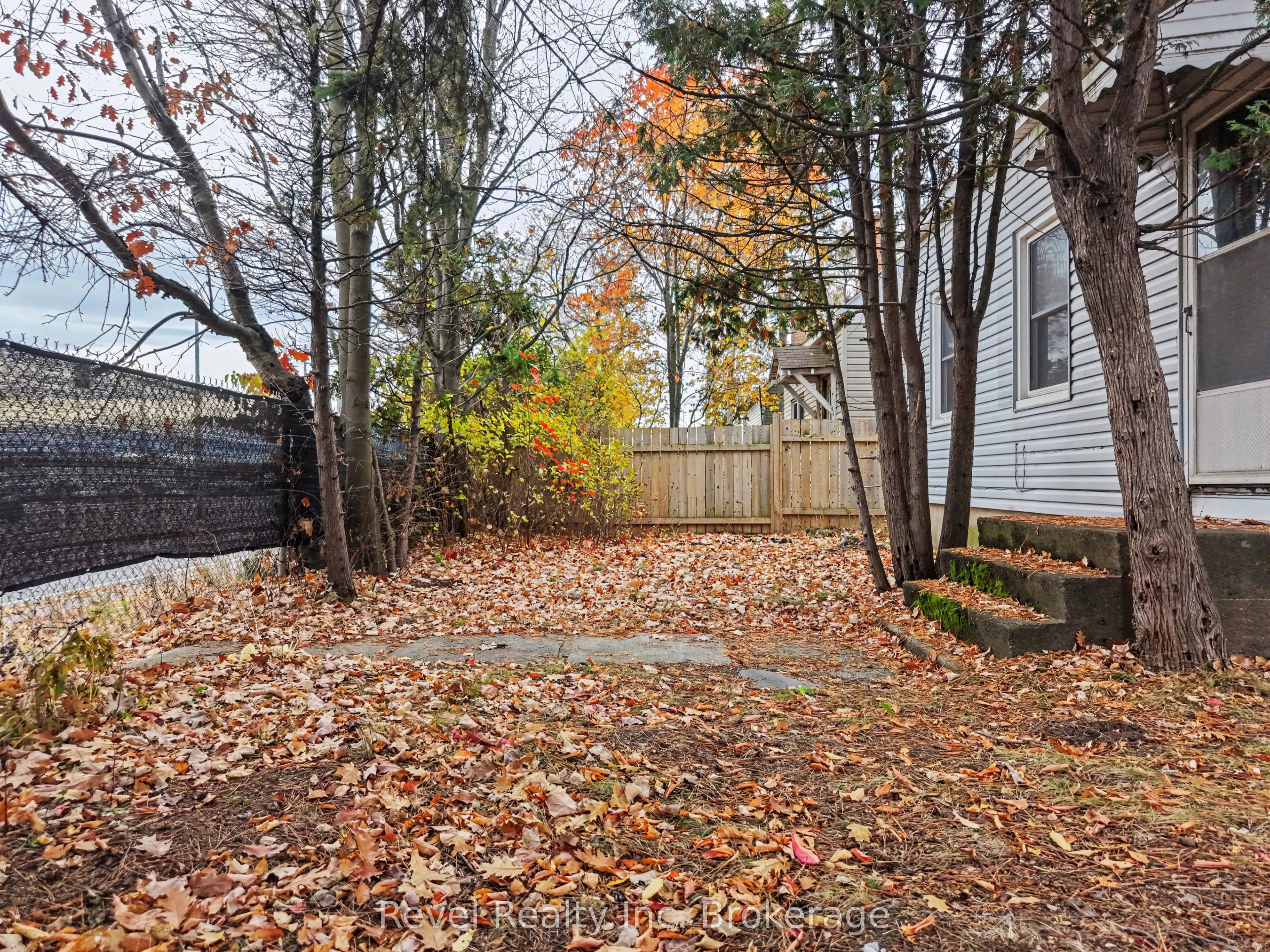 2043 Drew Street