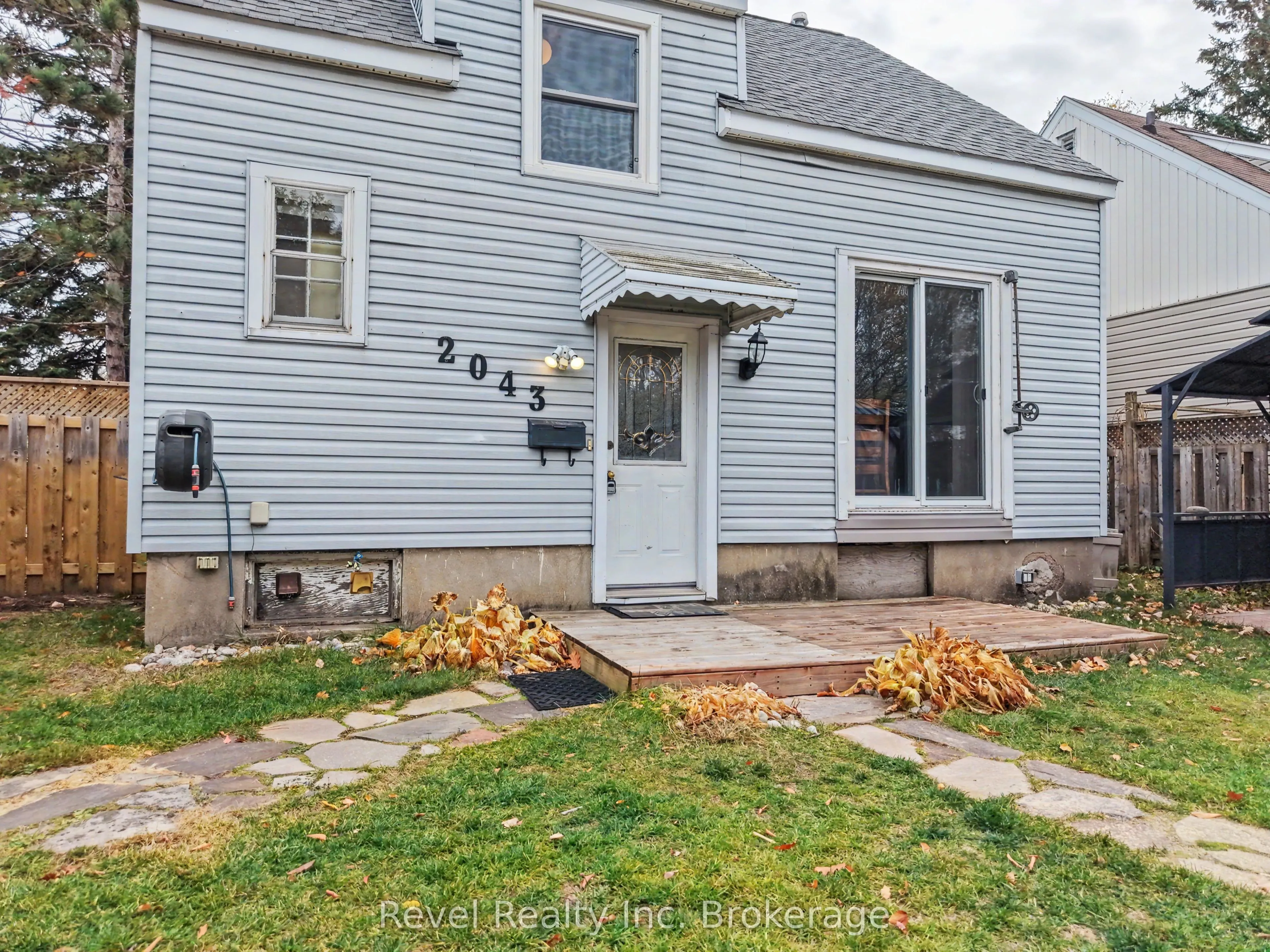 2043 Drew Street