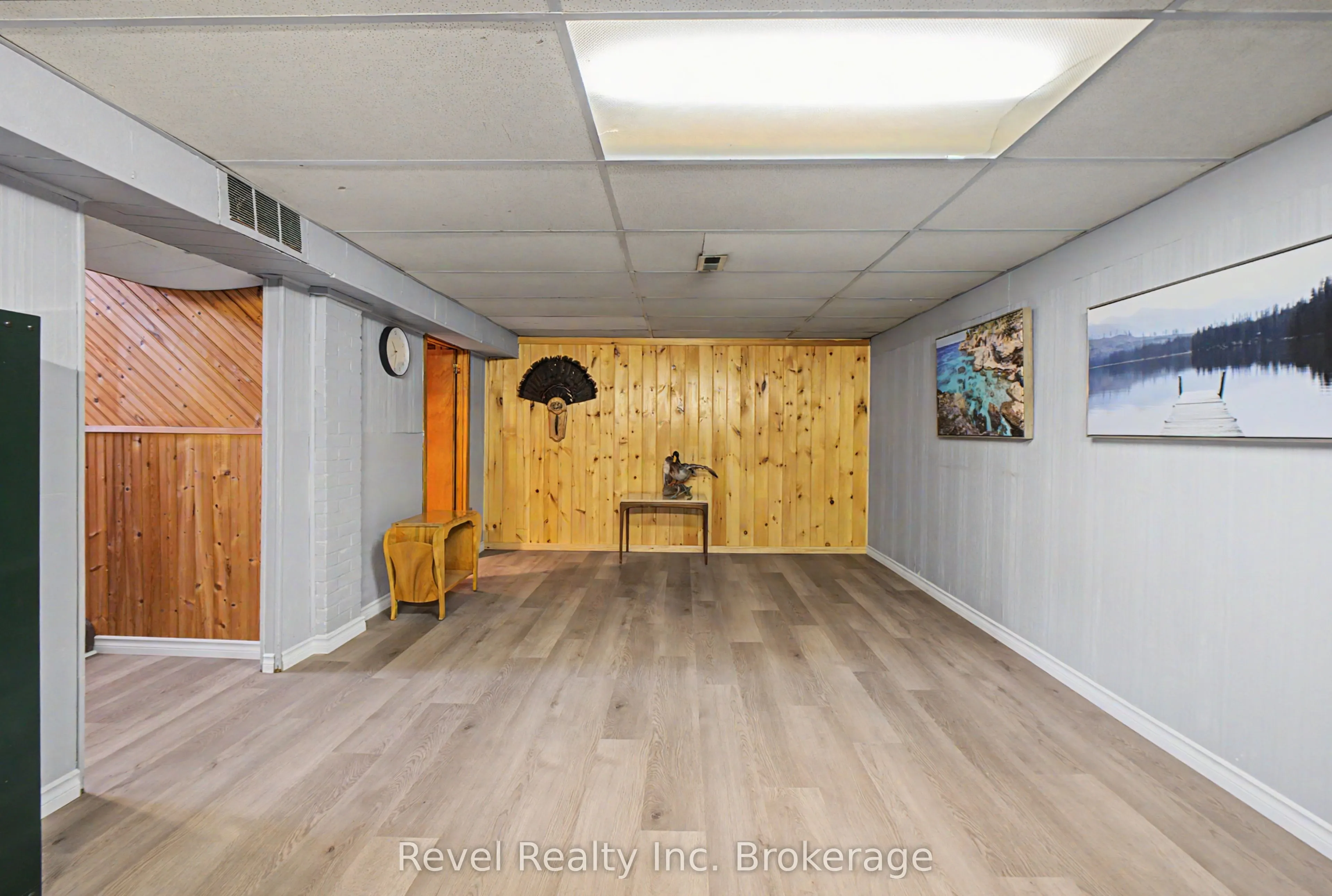 2043 Drew Street