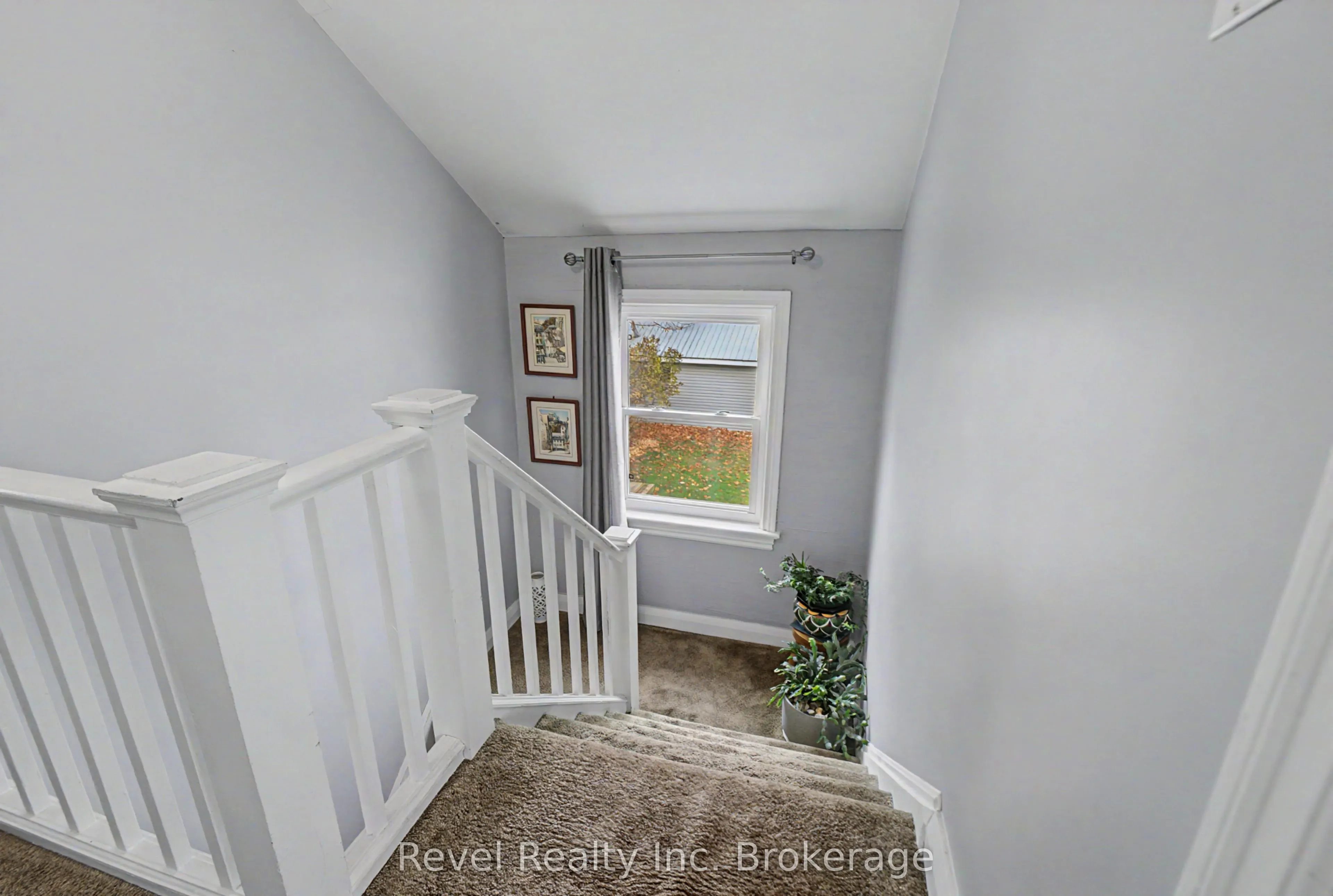 2043 Drew Street