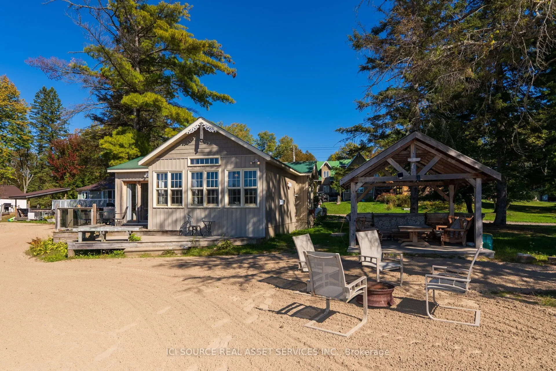3 Woodland Lane