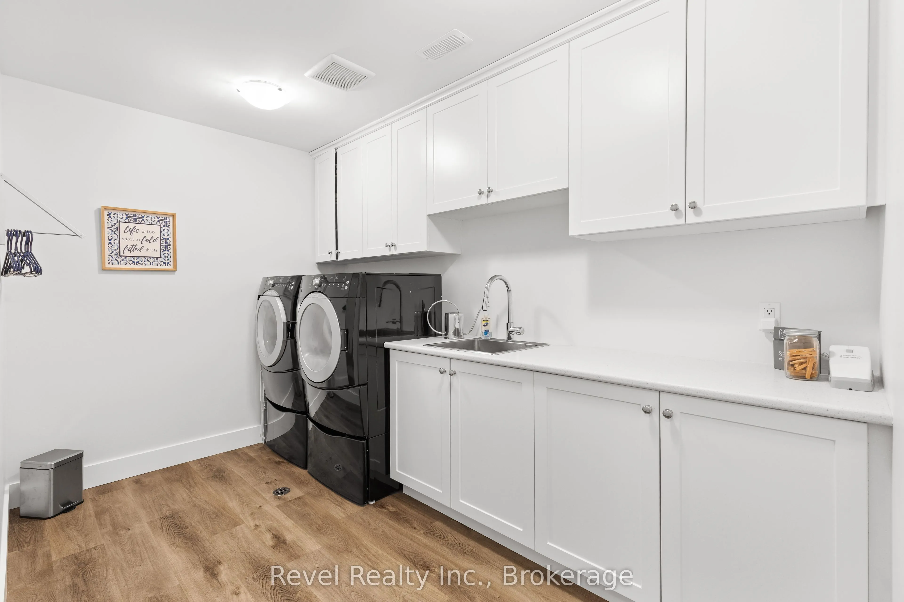 48 Pleasant View Crescent