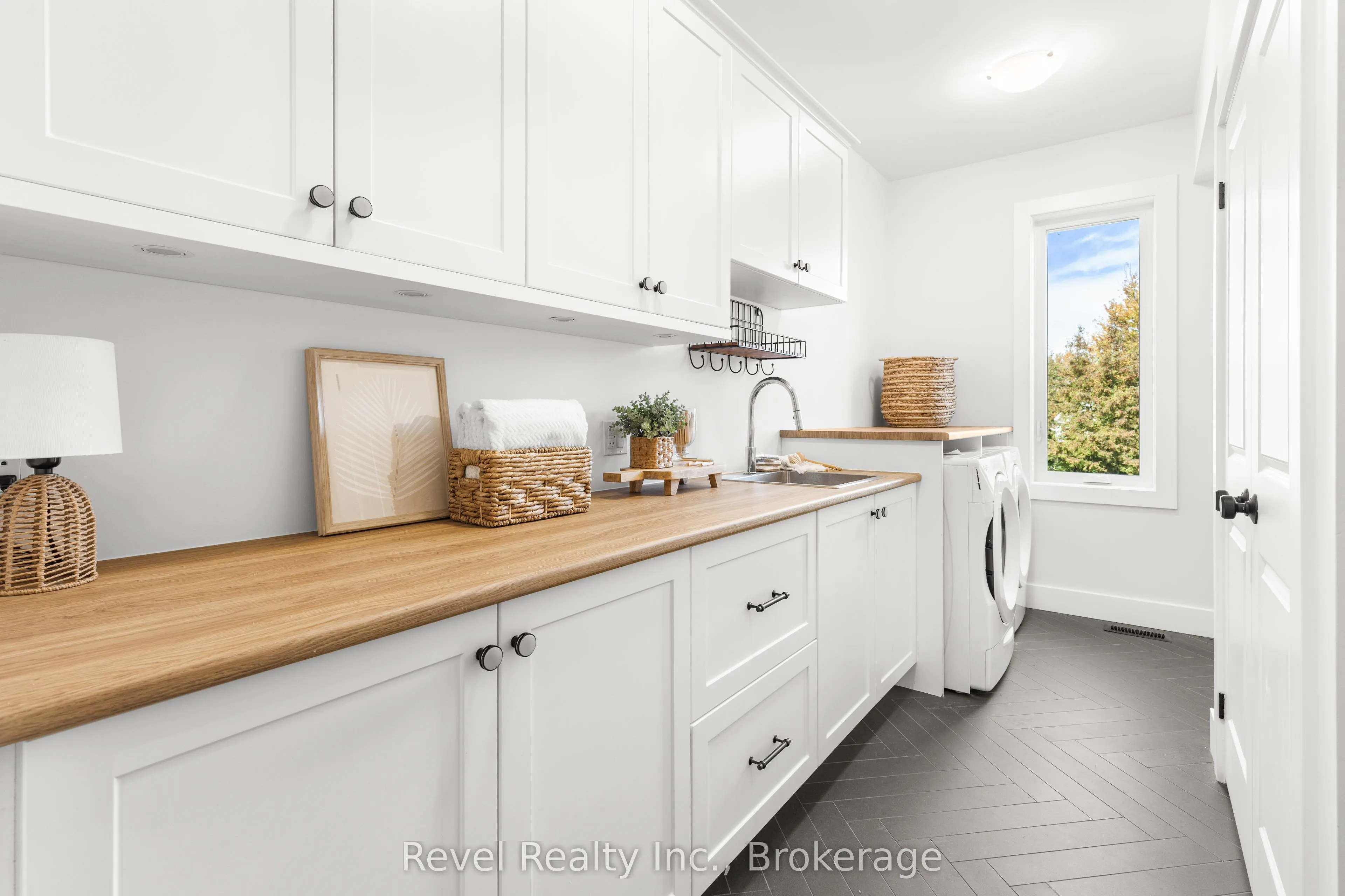 48 Pleasant View Crescent