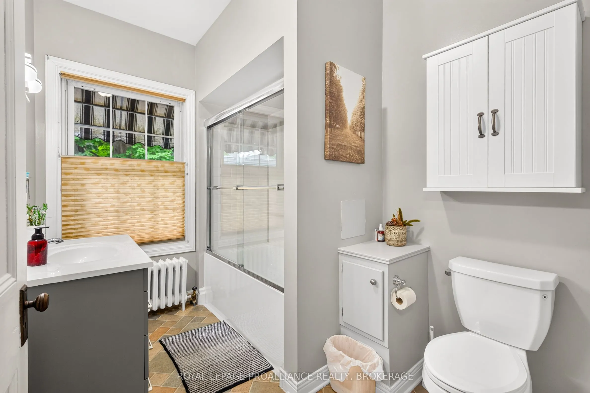 223 King Street W