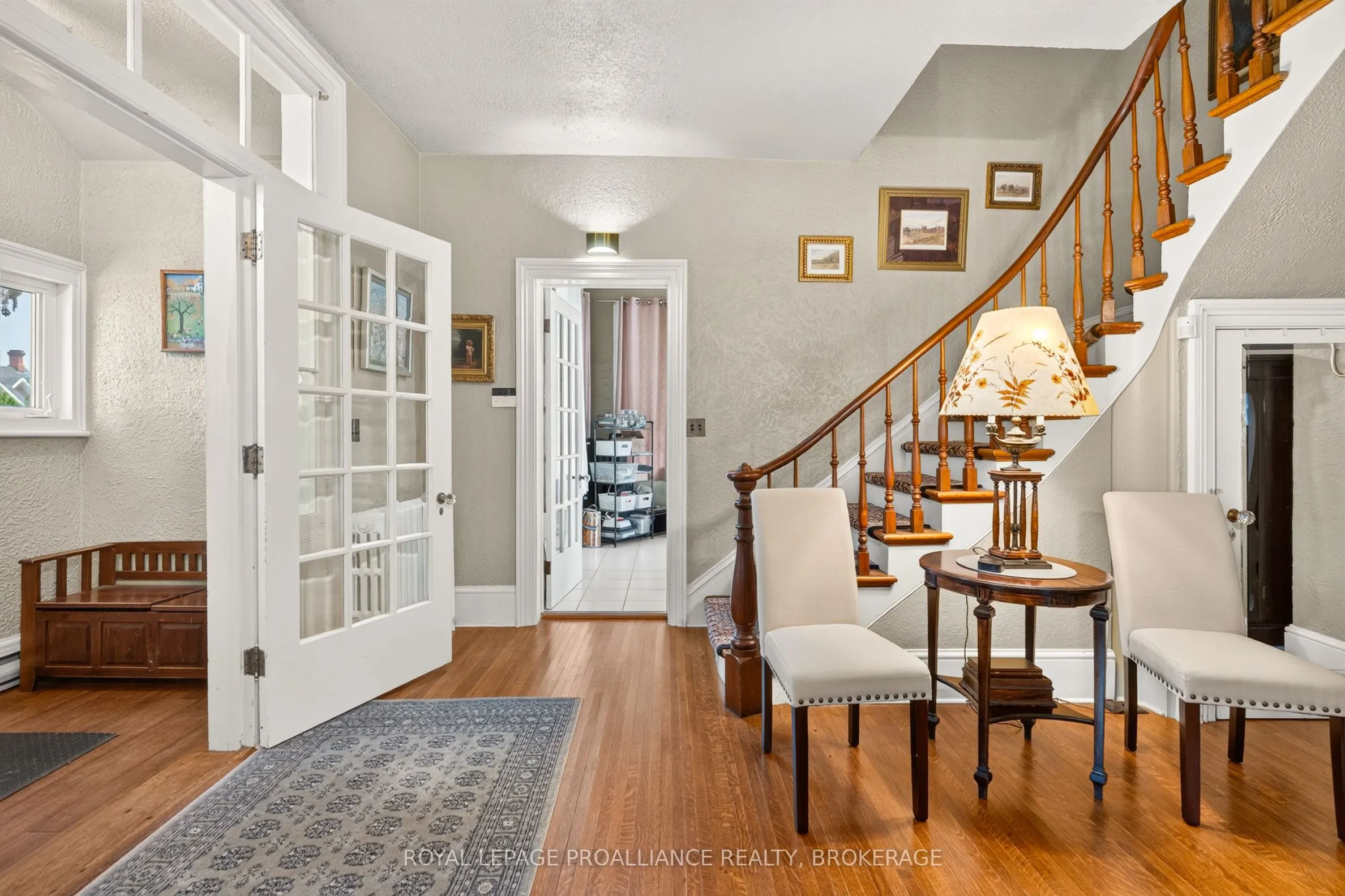 223 King Street W