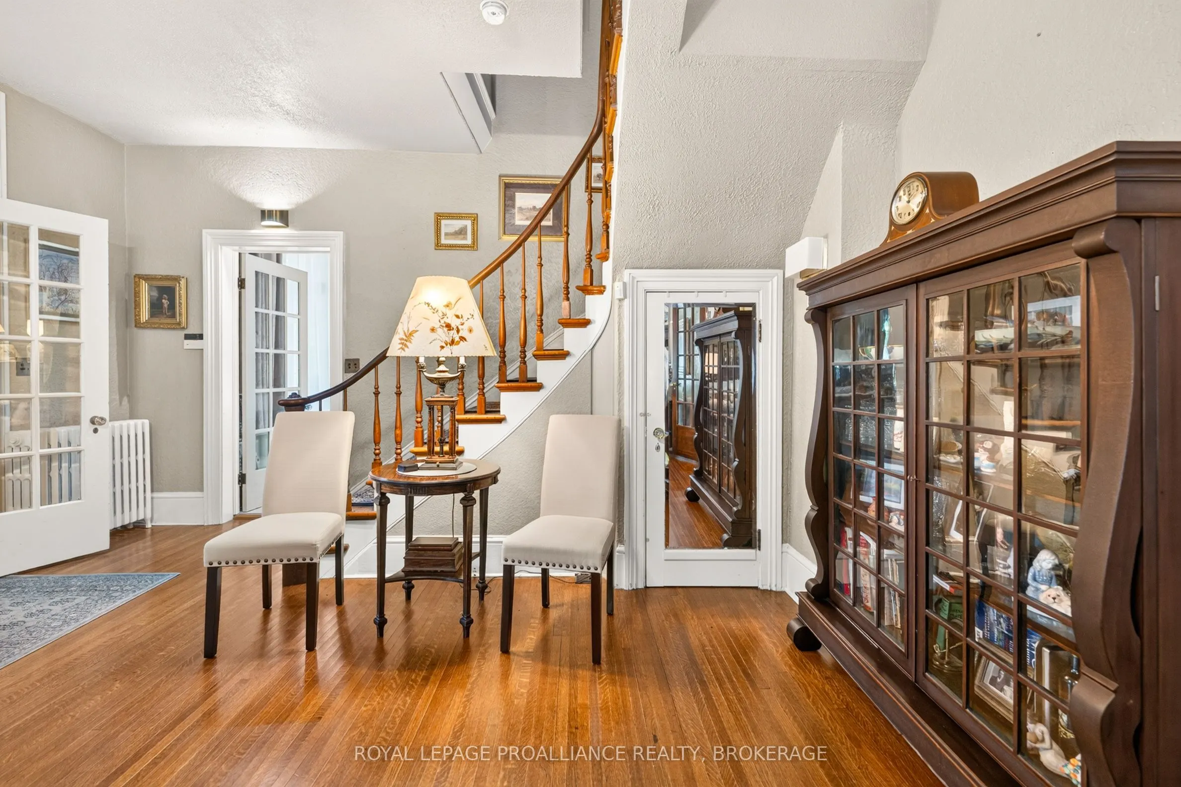 223 King Street W