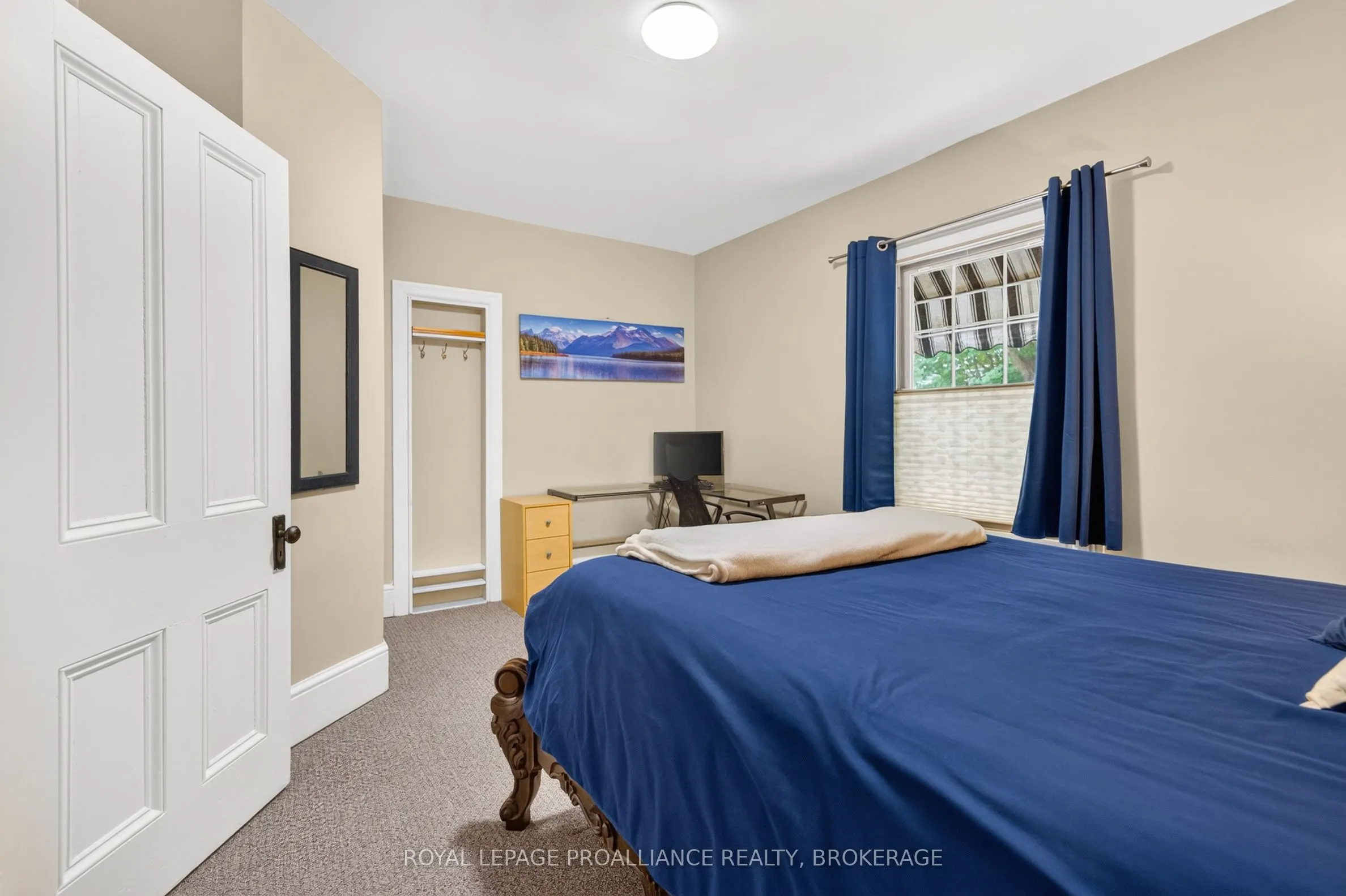 223 King Street W