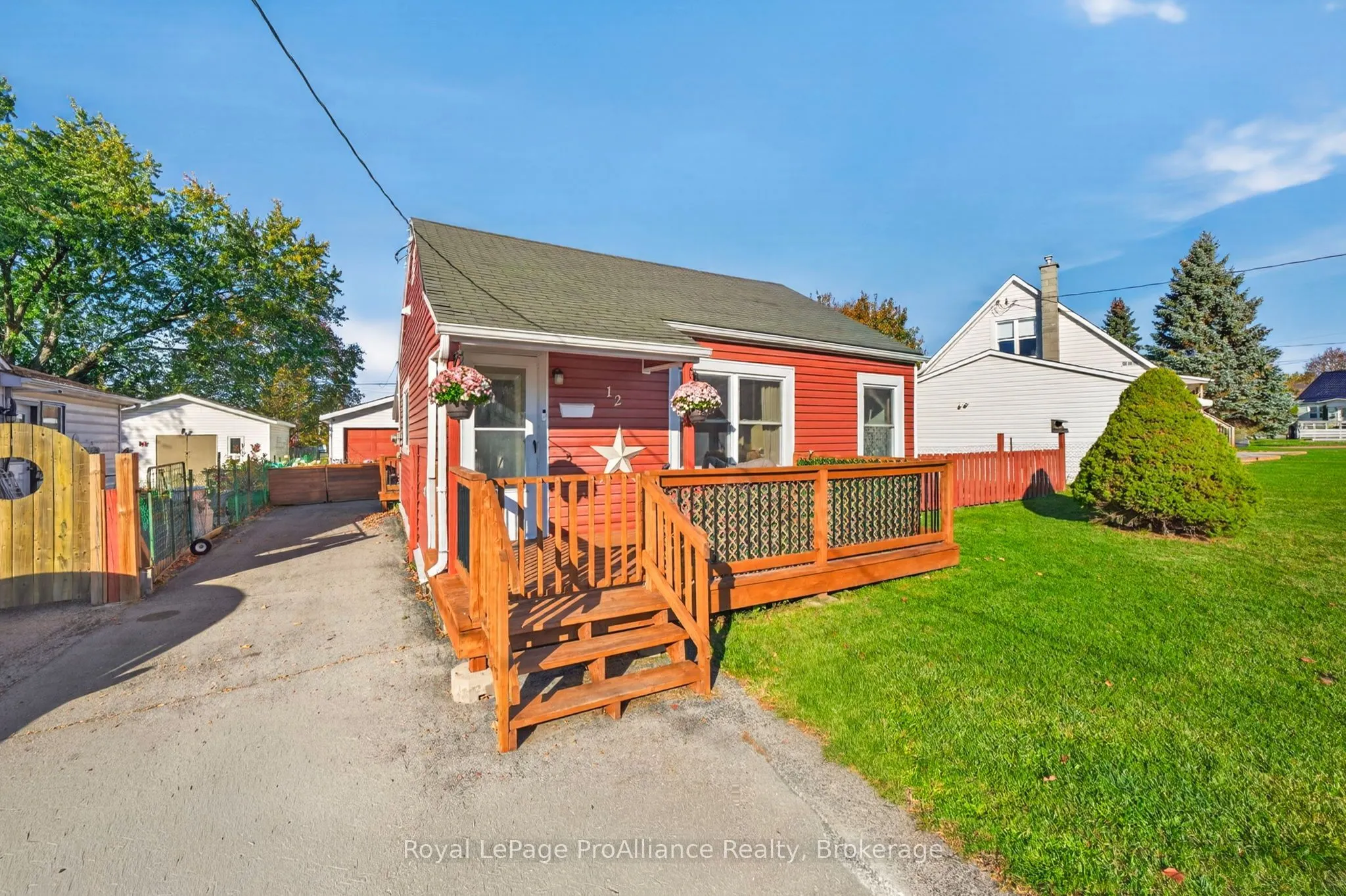 12 Kerr Crescent