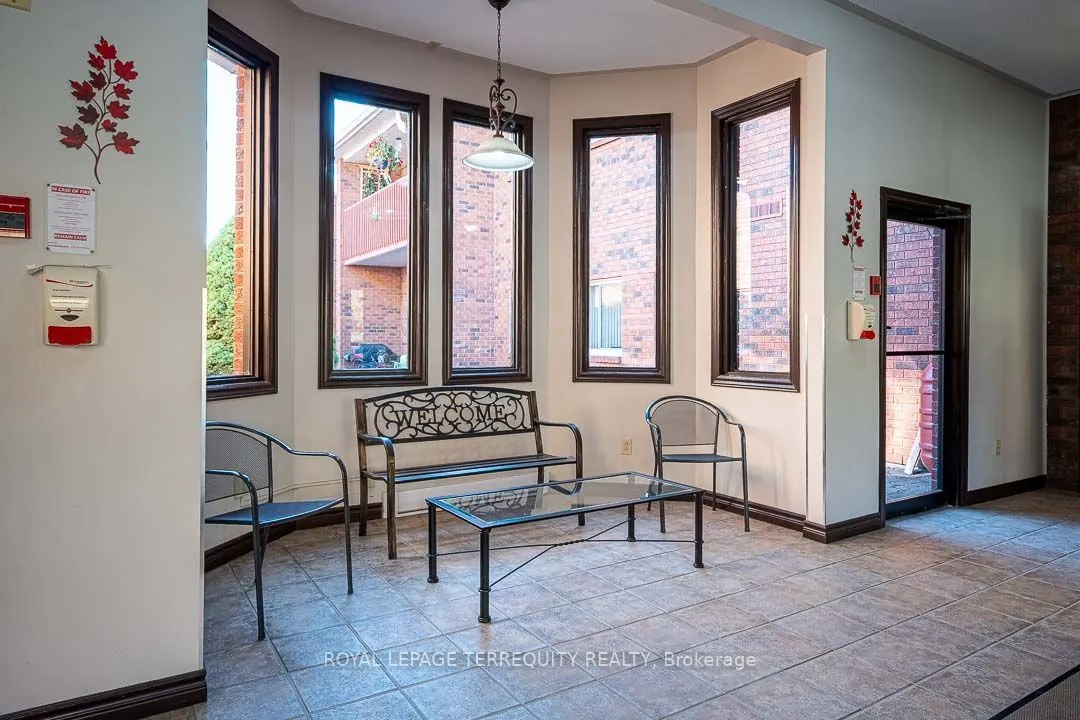 475 Parkhill Road W #211