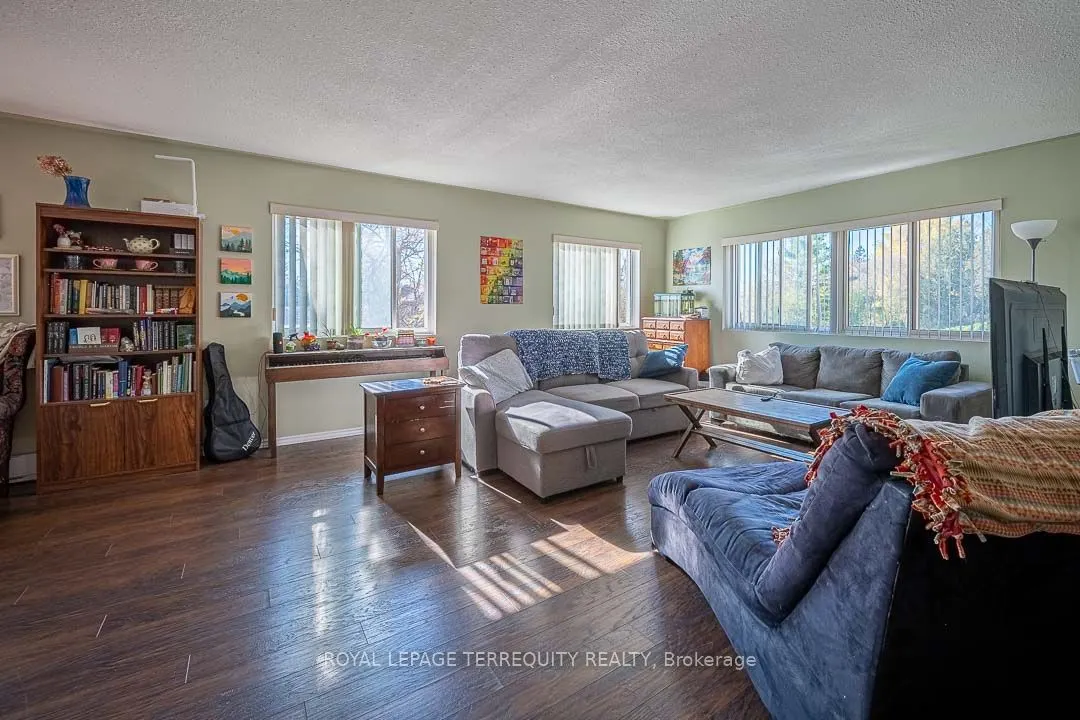 475 Parkhill Road W #211