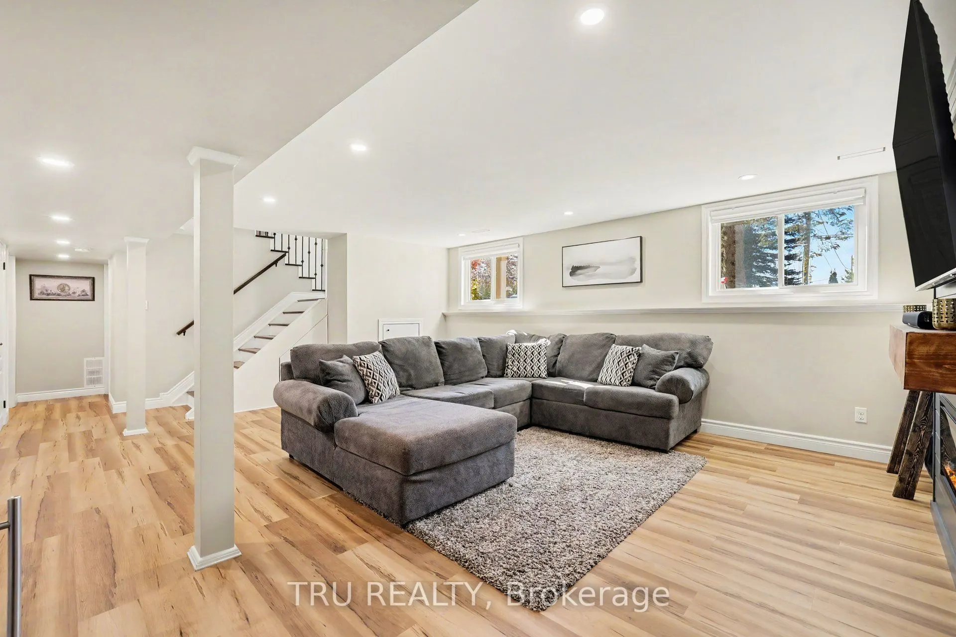 6 Oxford Heights Drive