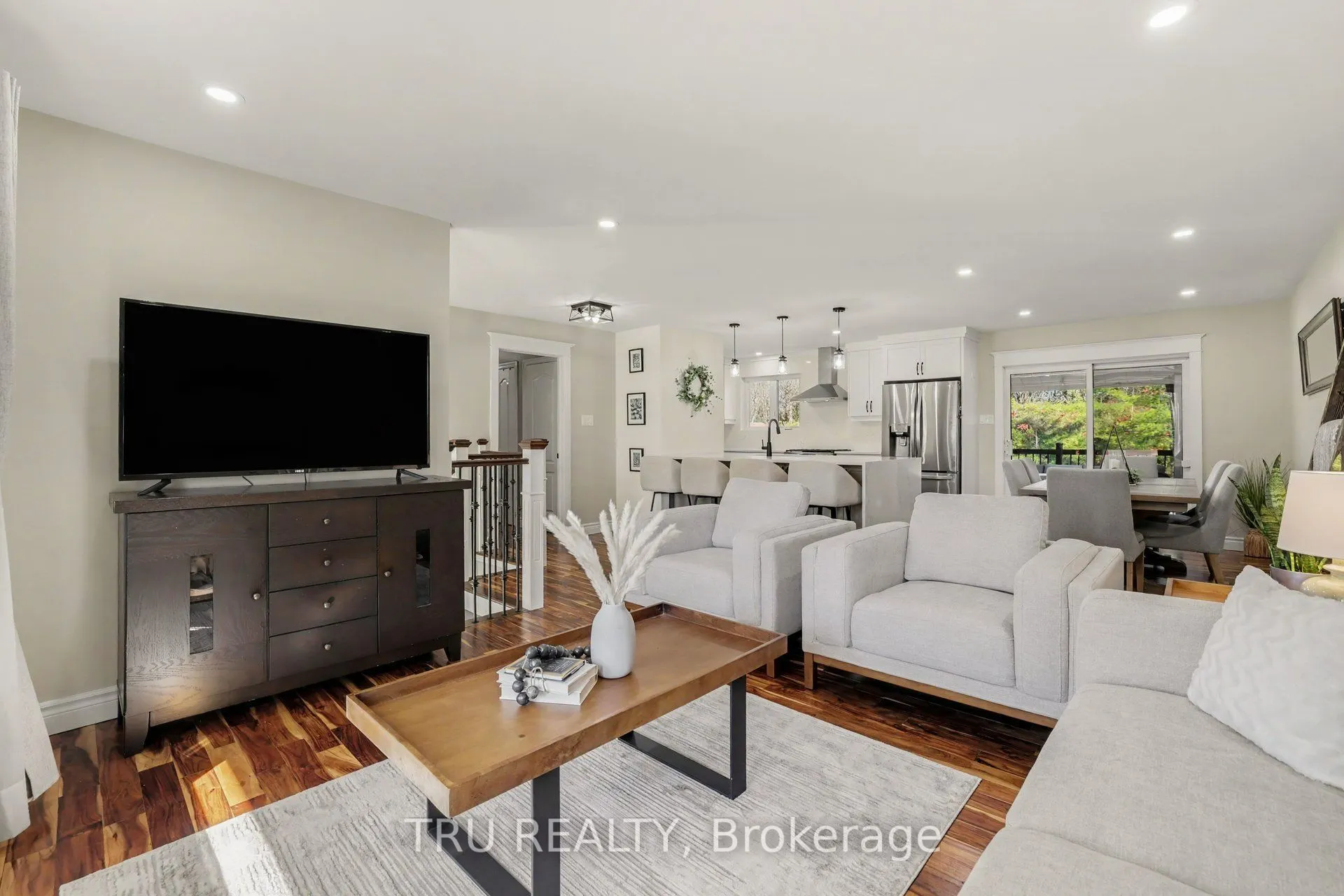 6 Oxford Heights Drive