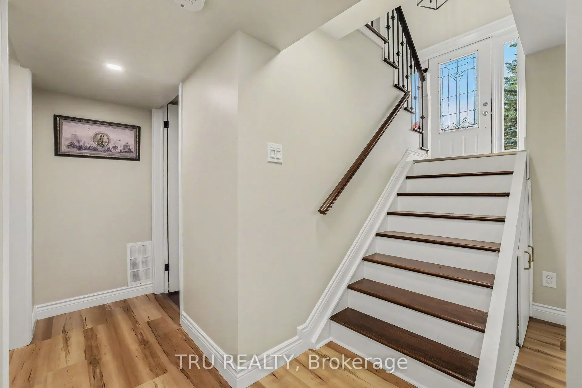 6 Oxford Heights Drive