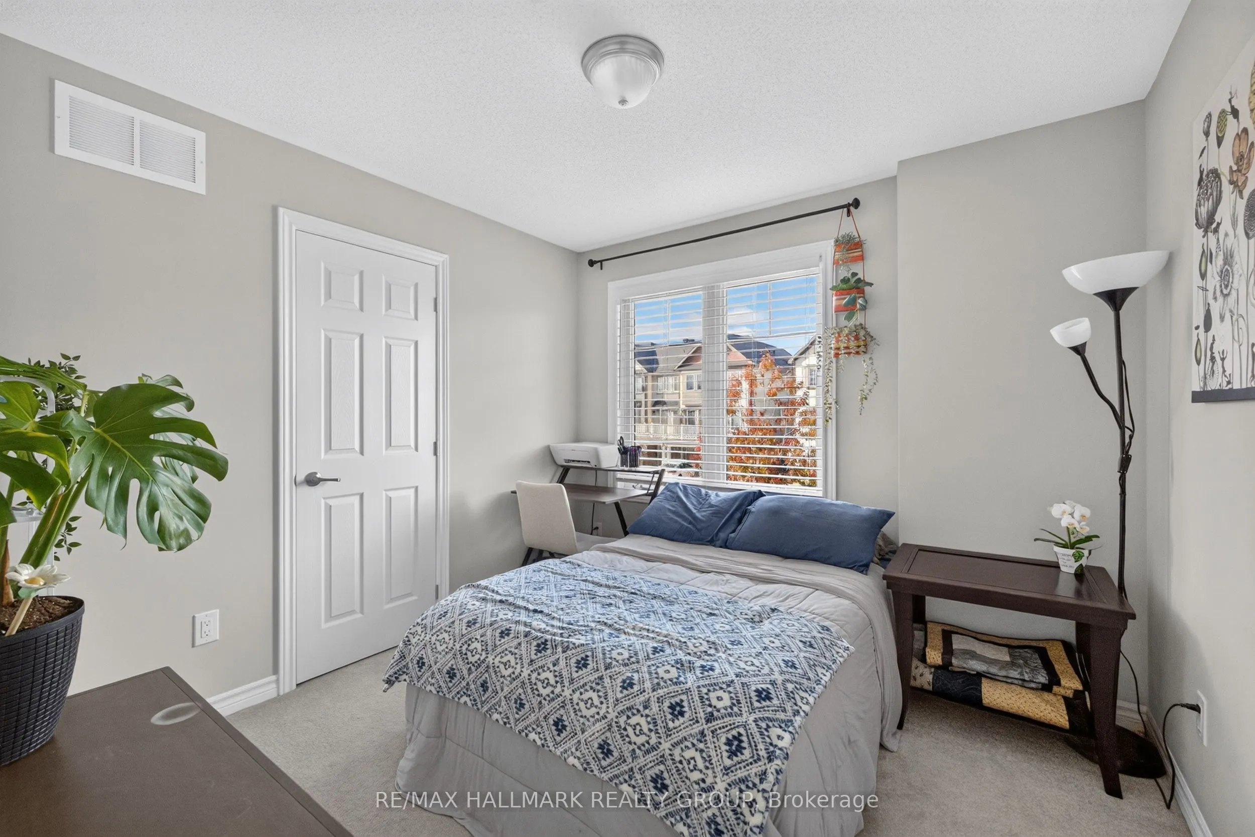 792 Mayfly Crescent