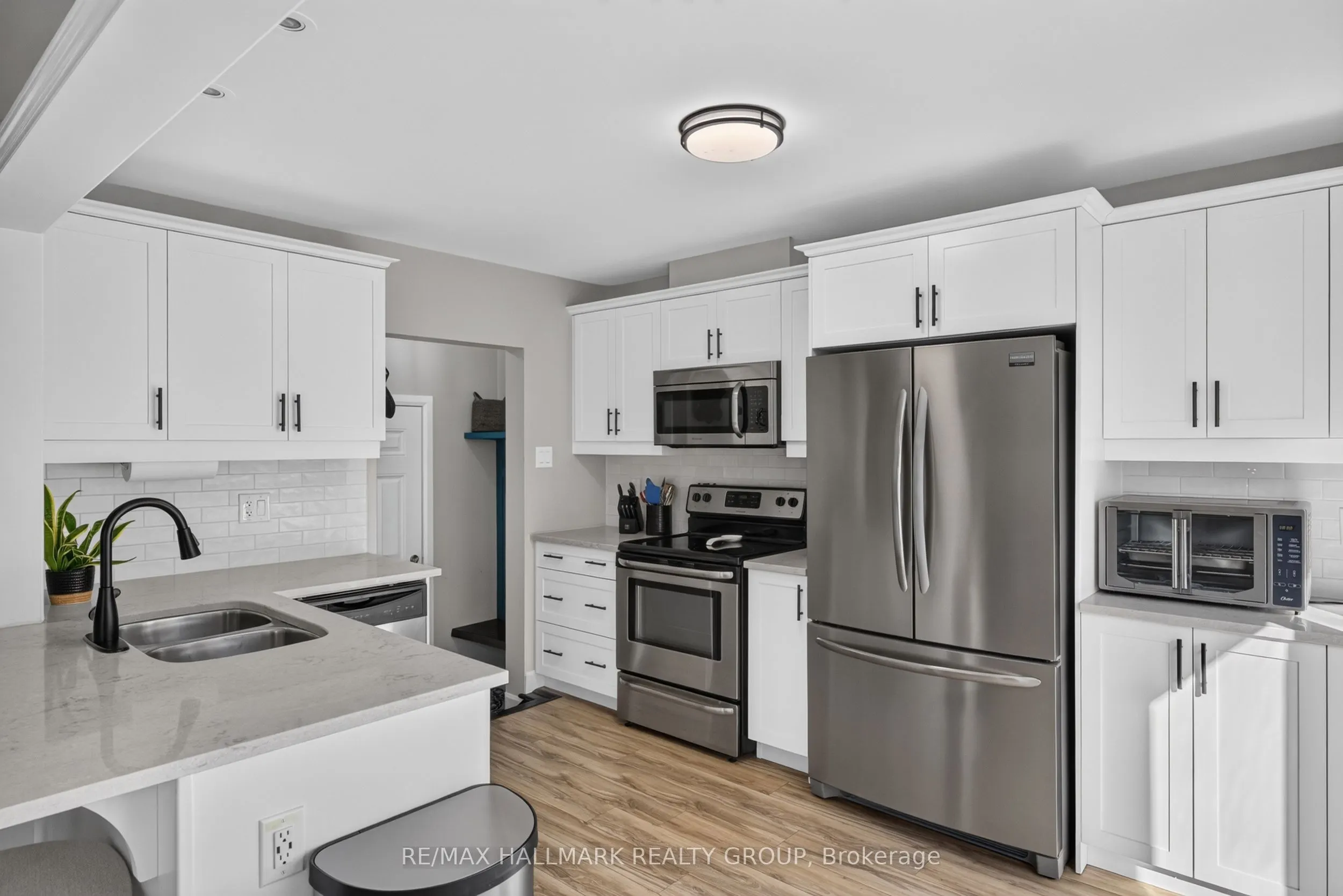 792 Mayfly Crescent