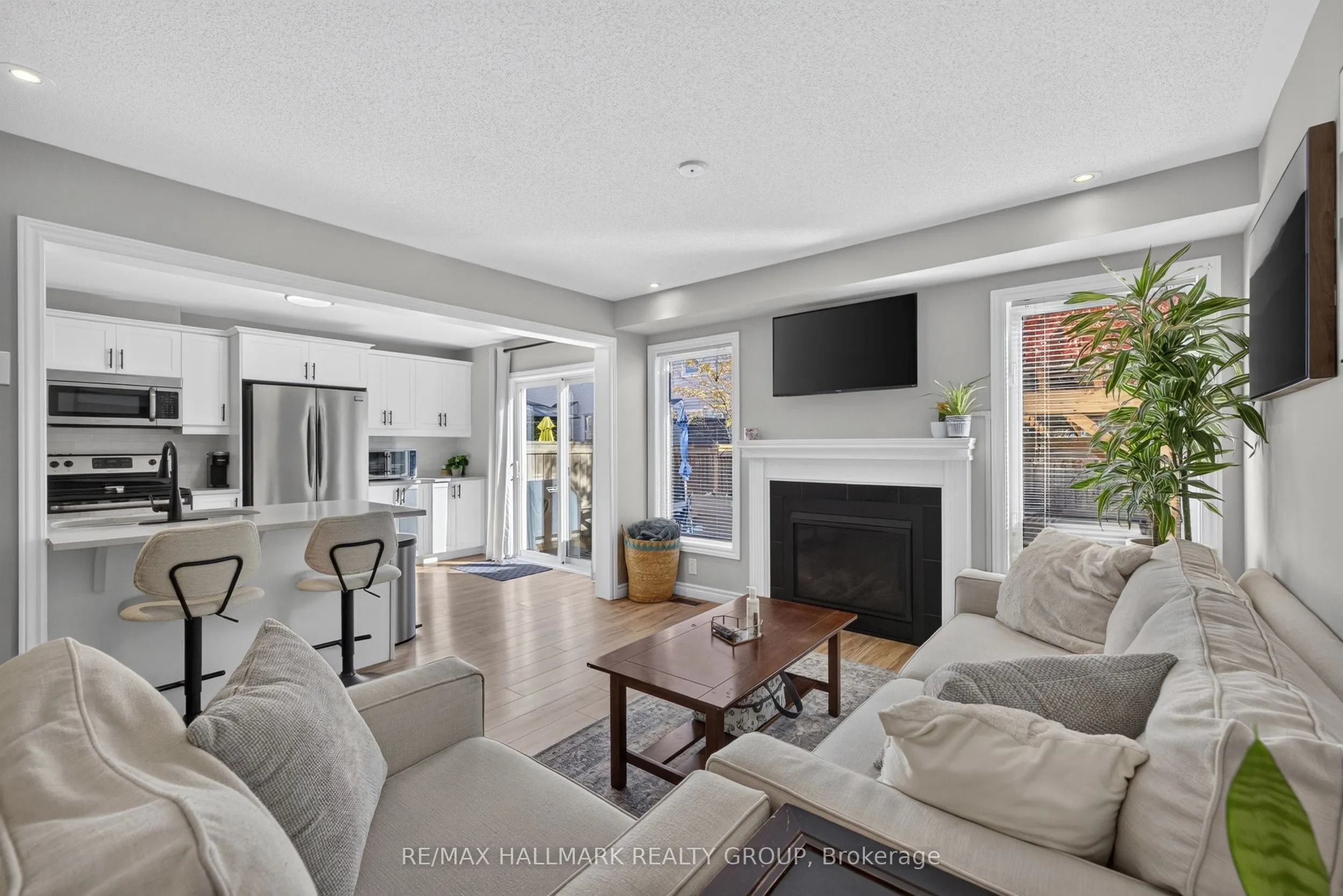 792 Mayfly Crescent