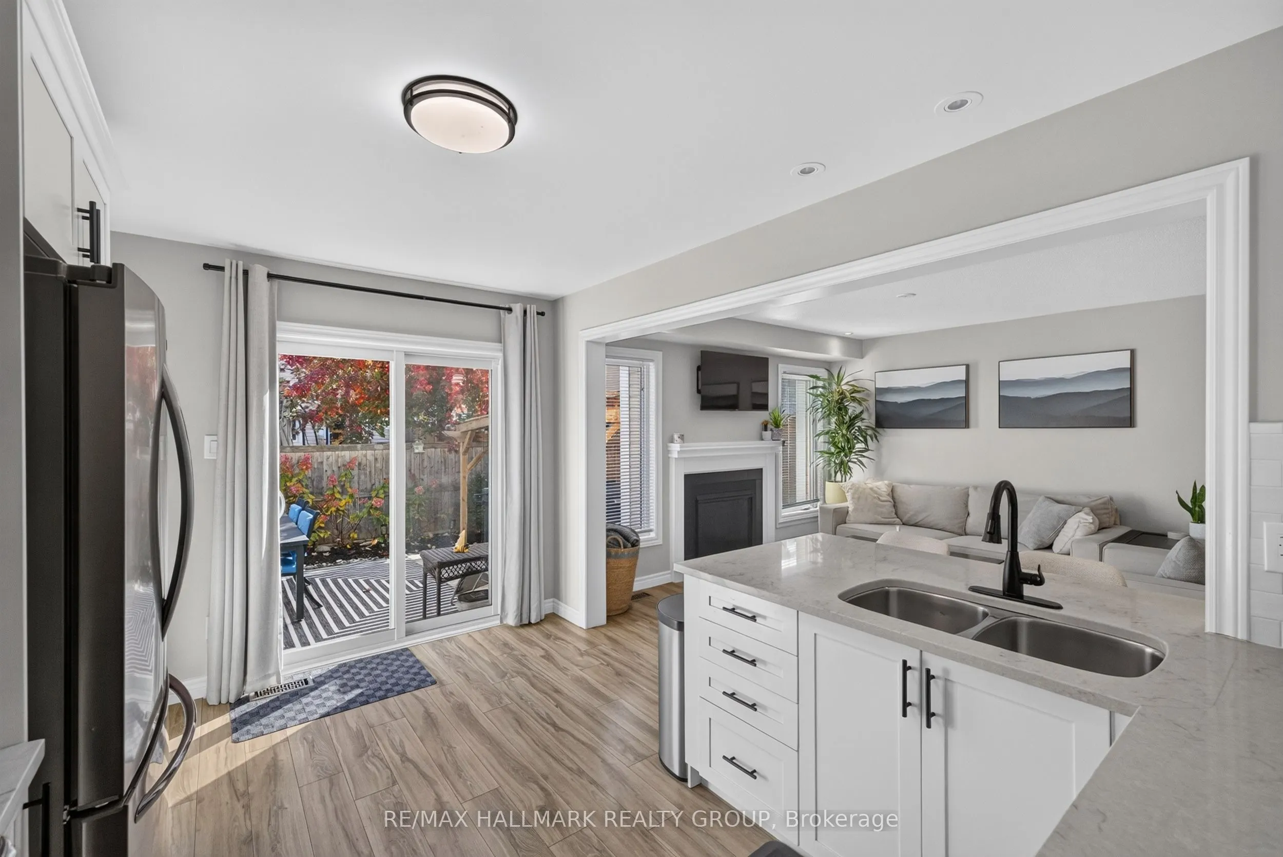 792 Mayfly Crescent
