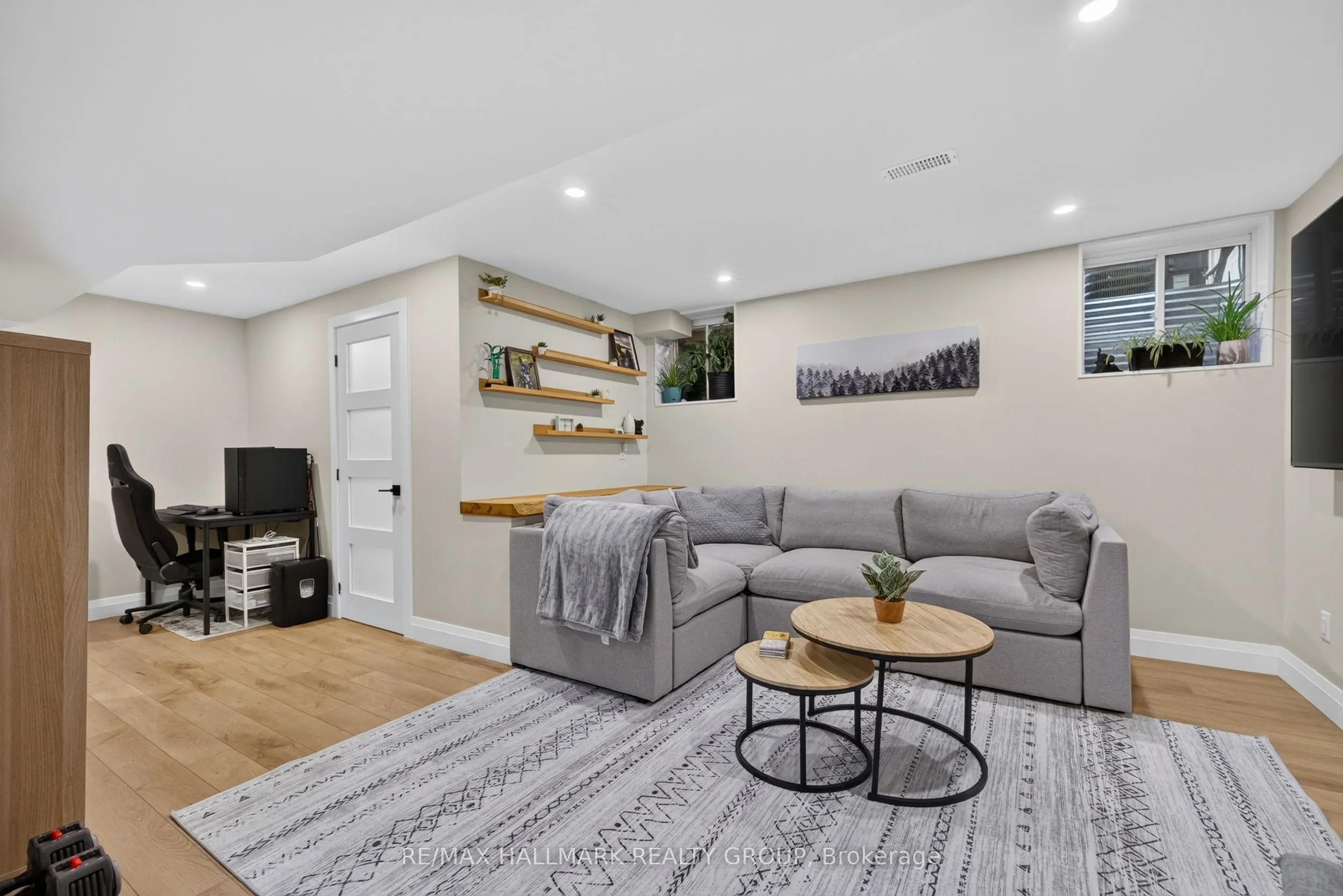 792 Mayfly Crescent