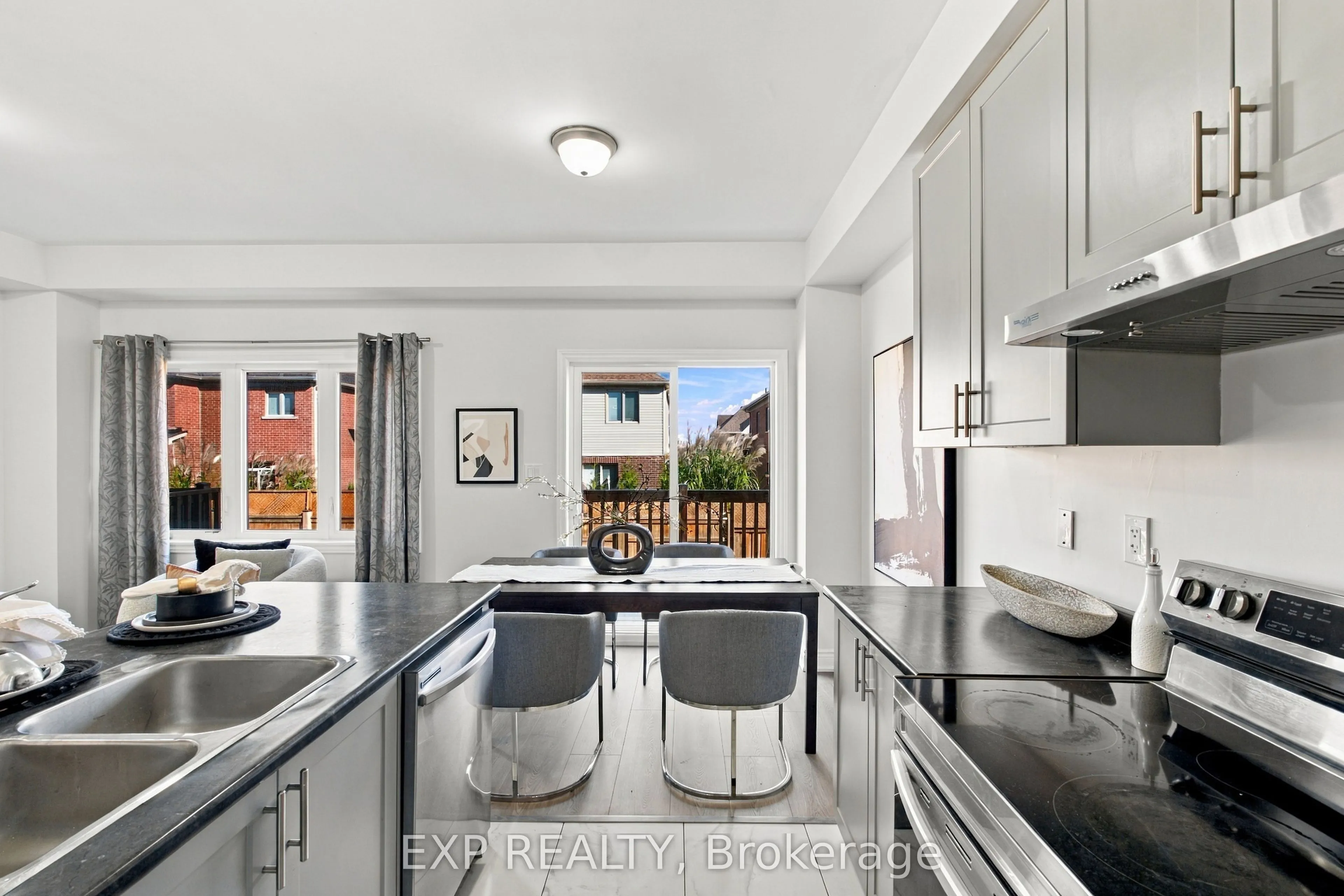 31 Sapphire Way