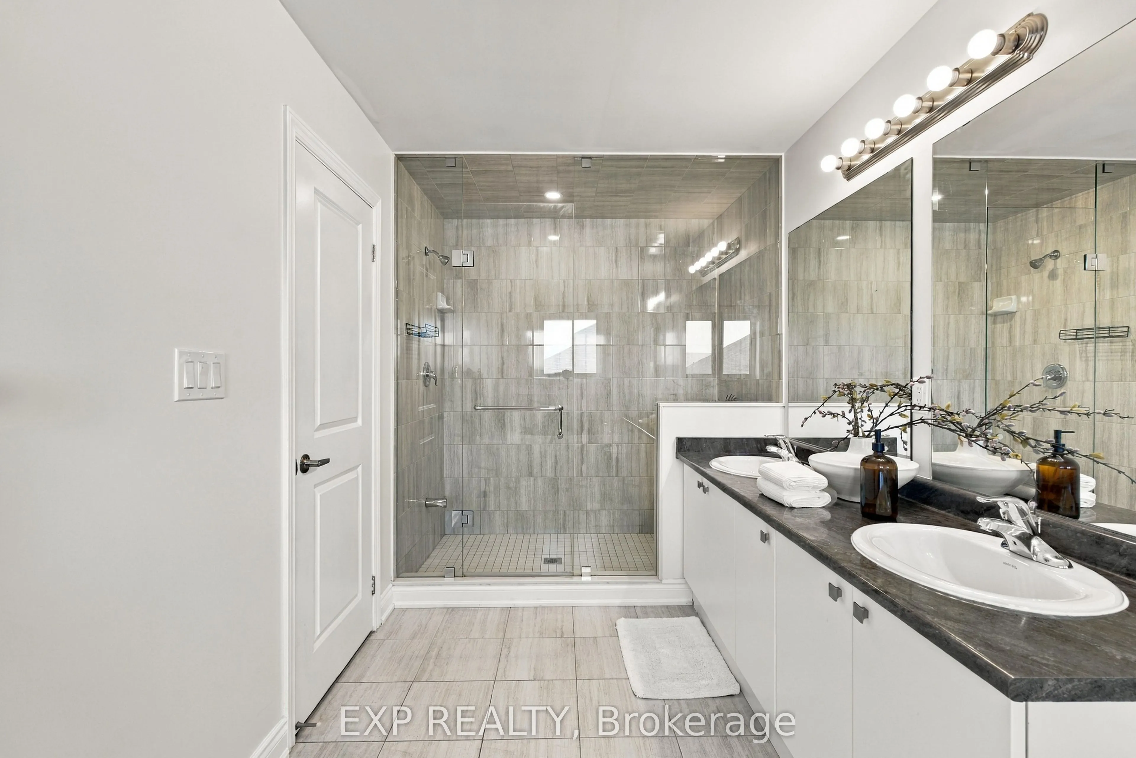 31 Sapphire Way