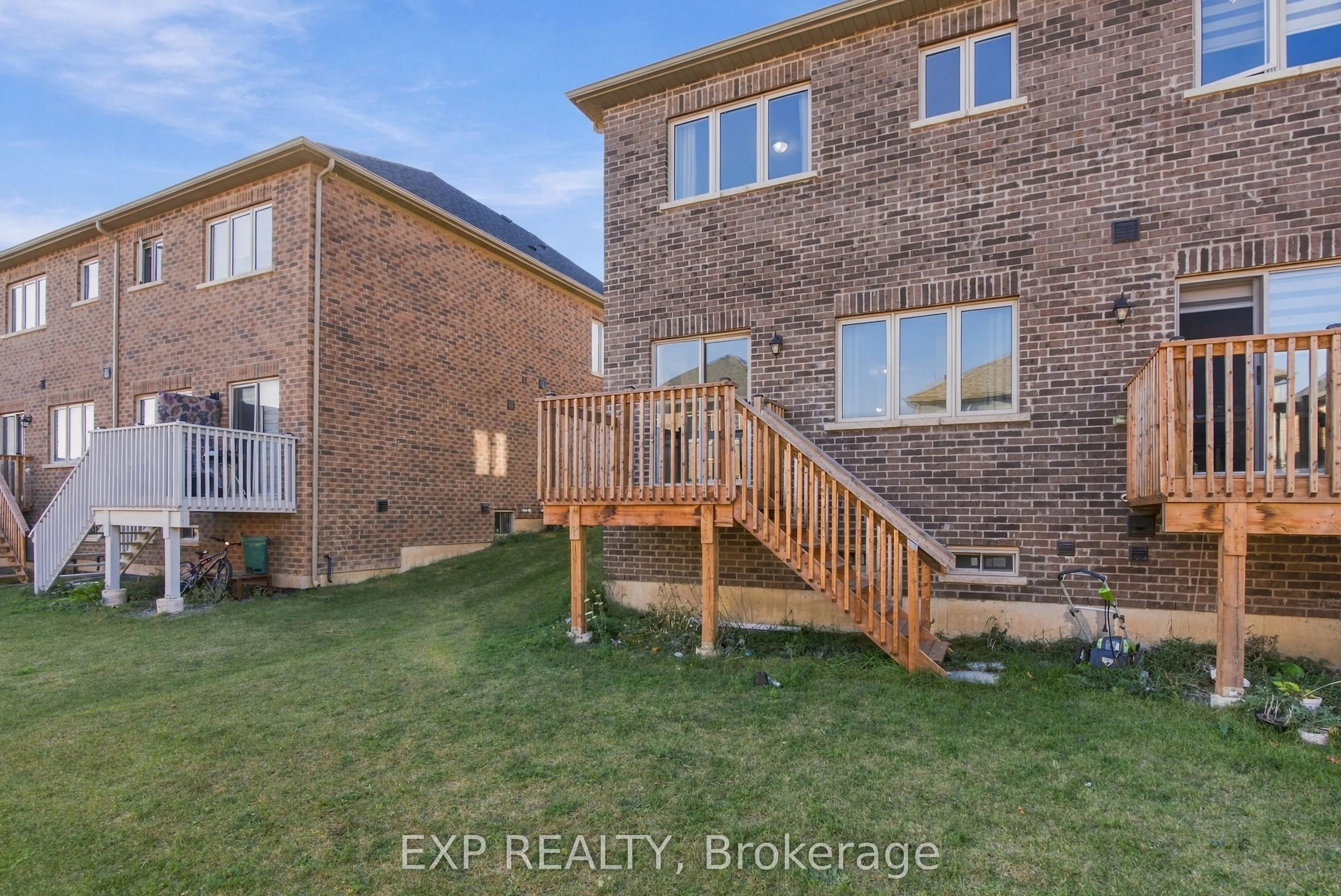 31 Sapphire Way