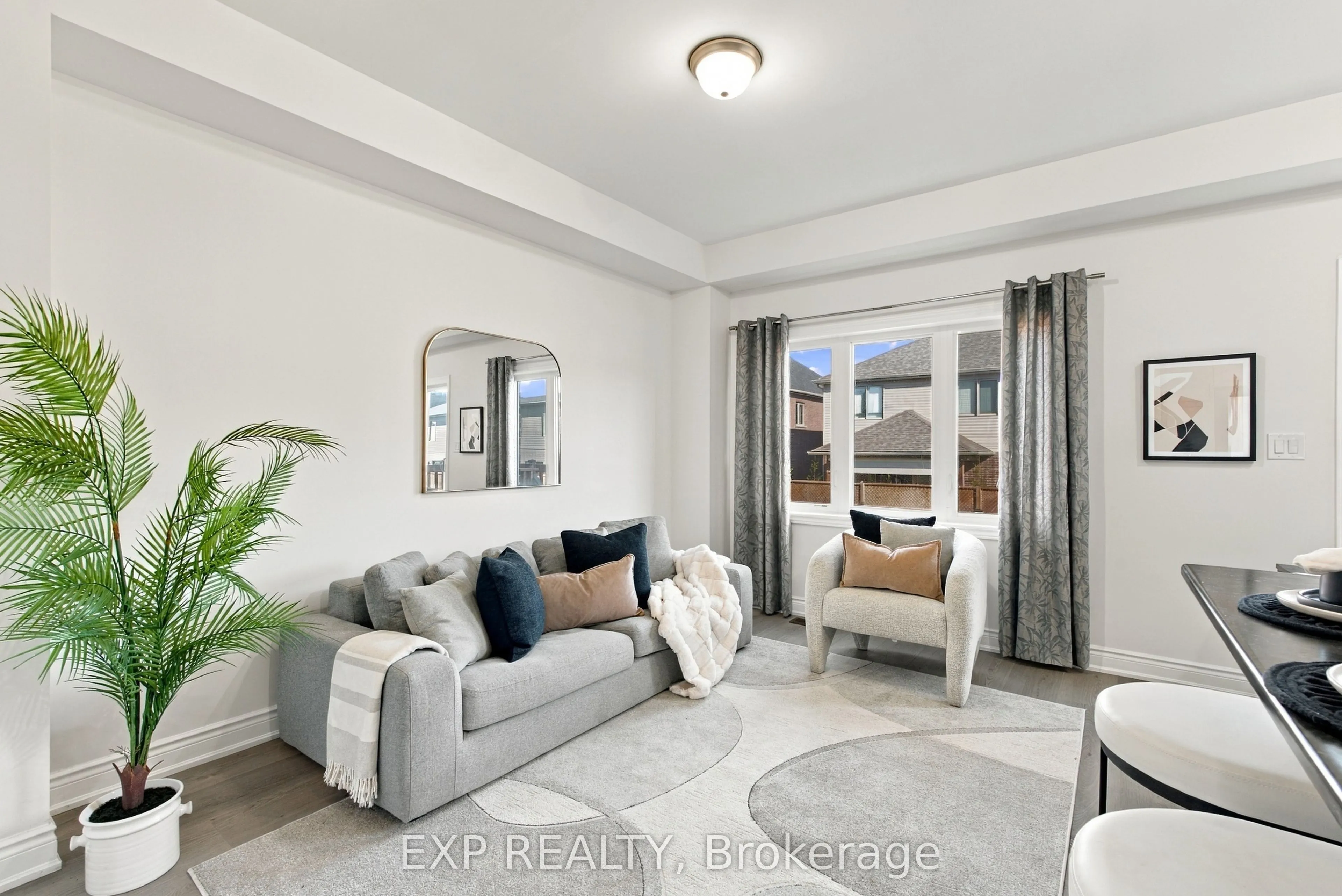 31 Sapphire Way