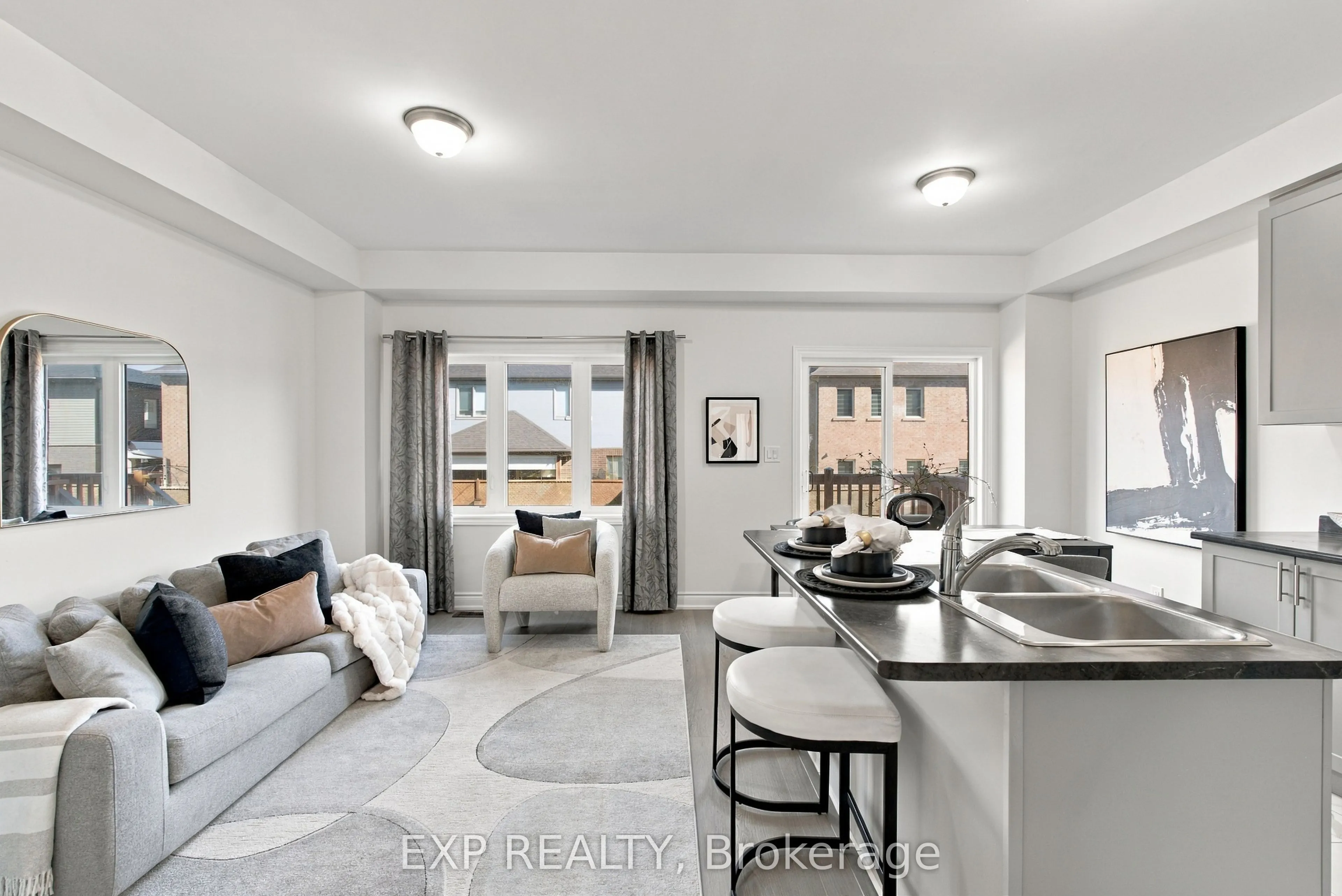 31 Sapphire Way