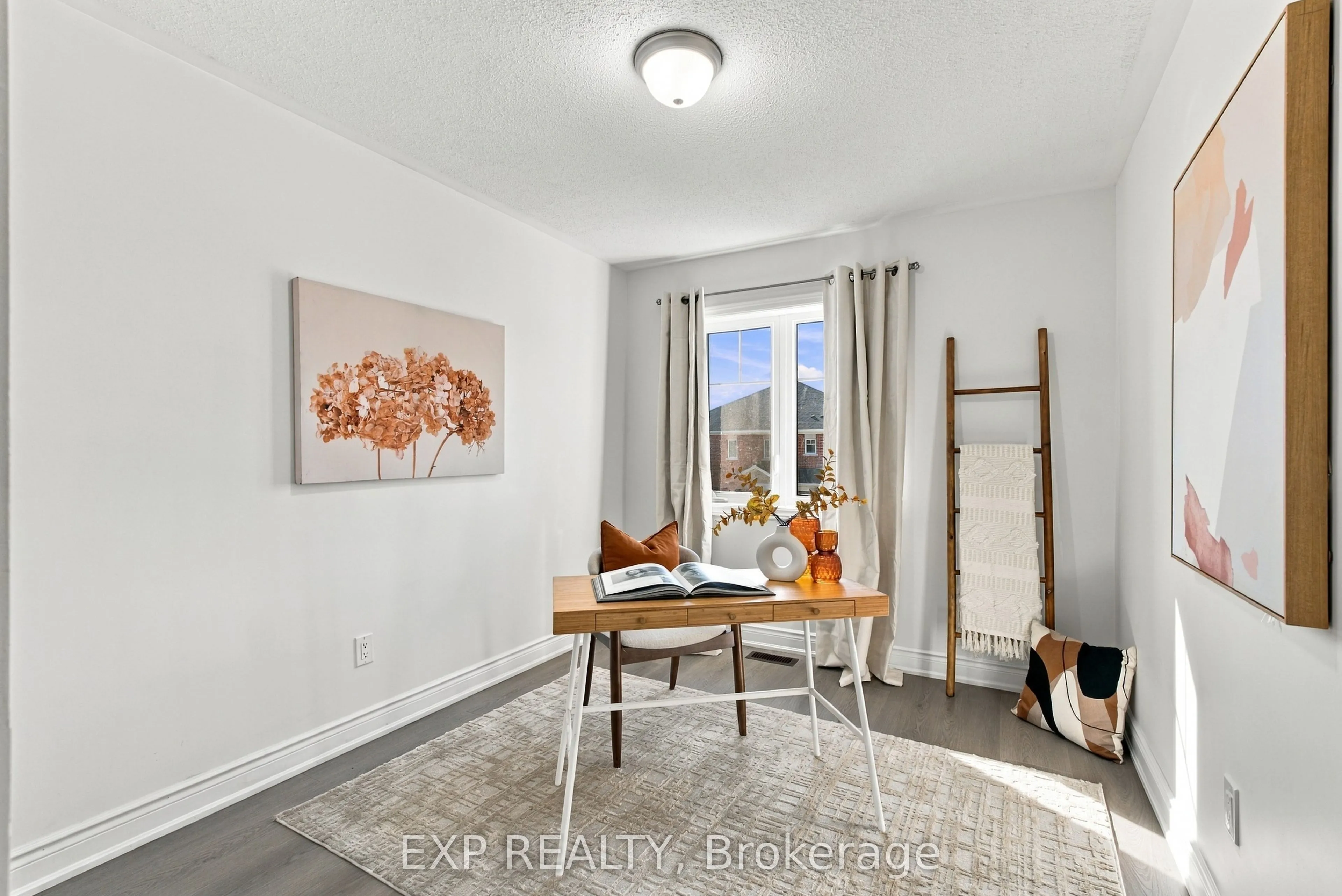 31 Sapphire Way