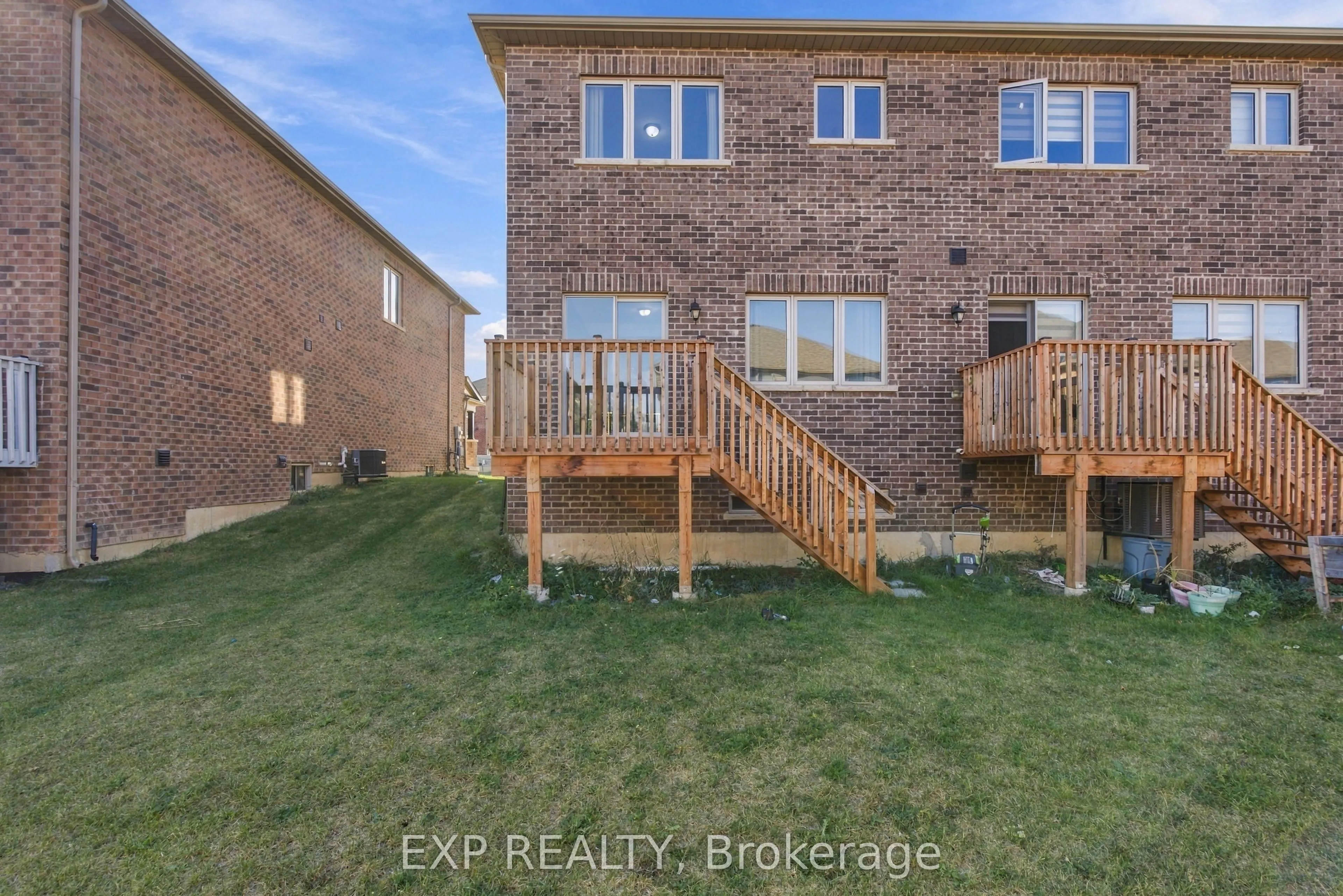 31 Sapphire Way