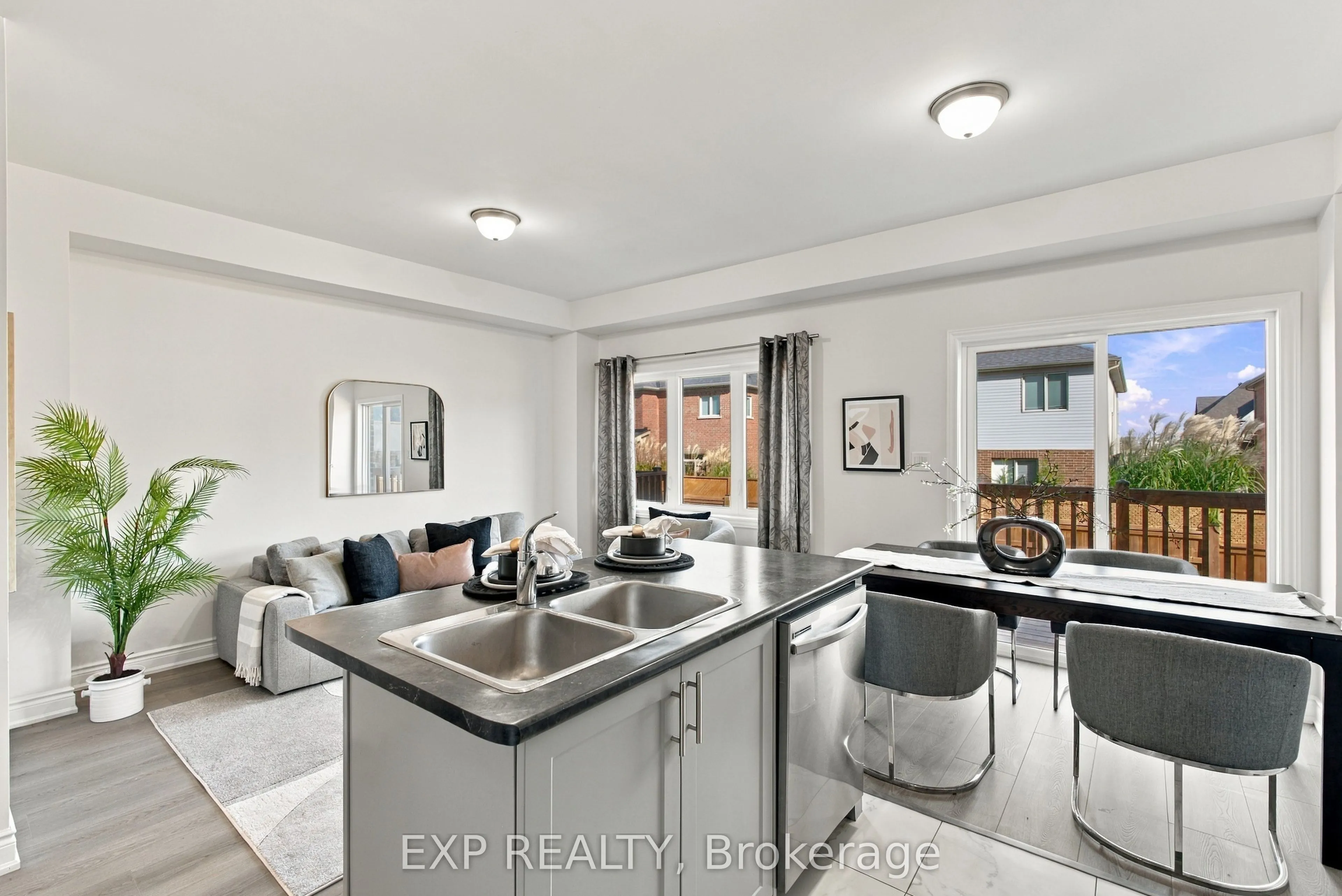 31 Sapphire Way