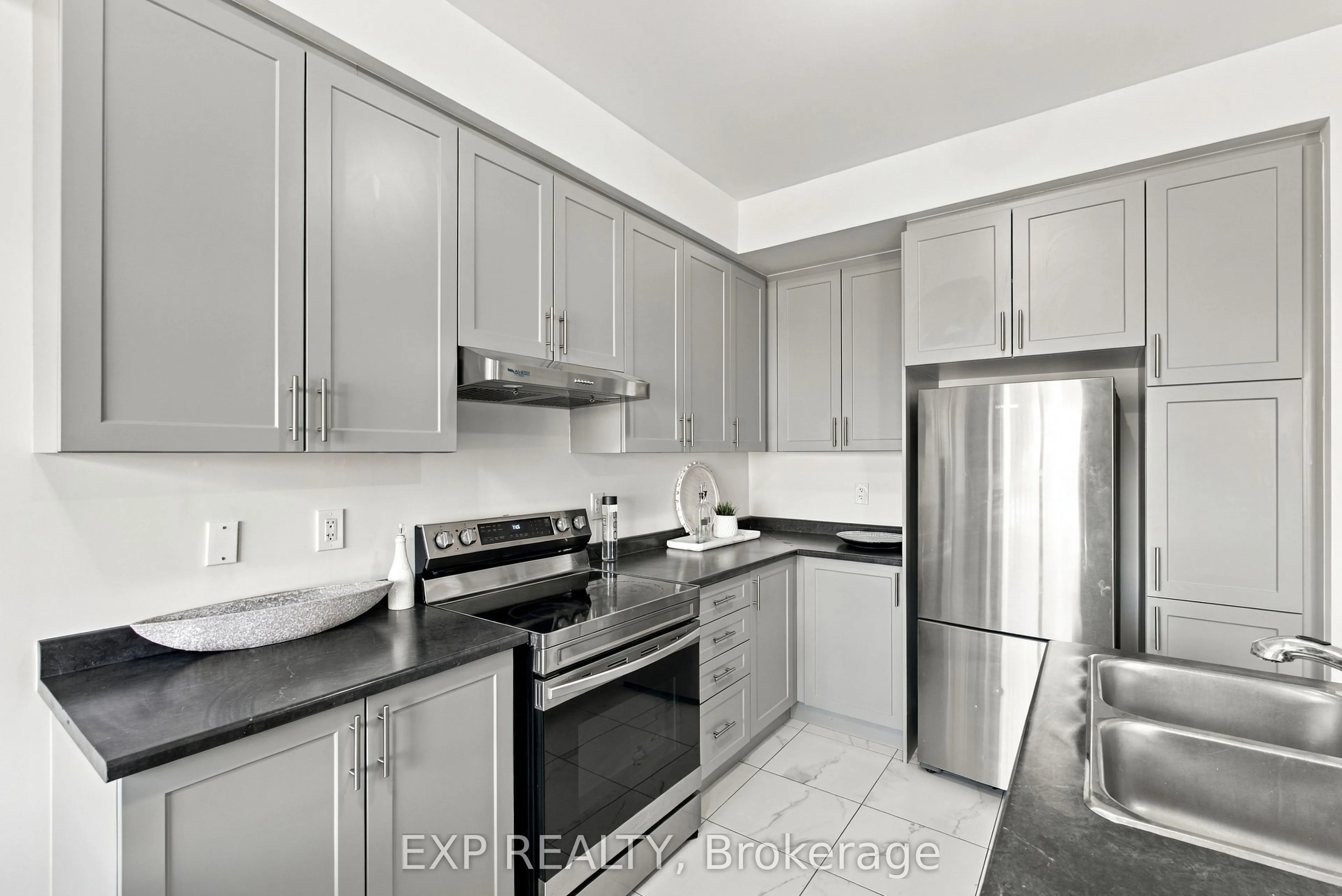 31 Sapphire Way