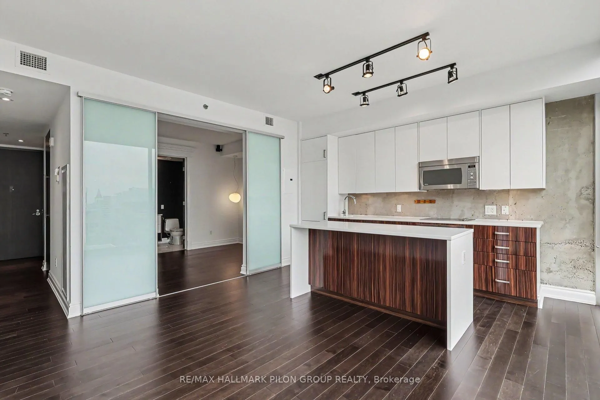 300 Lisgar Street #1512