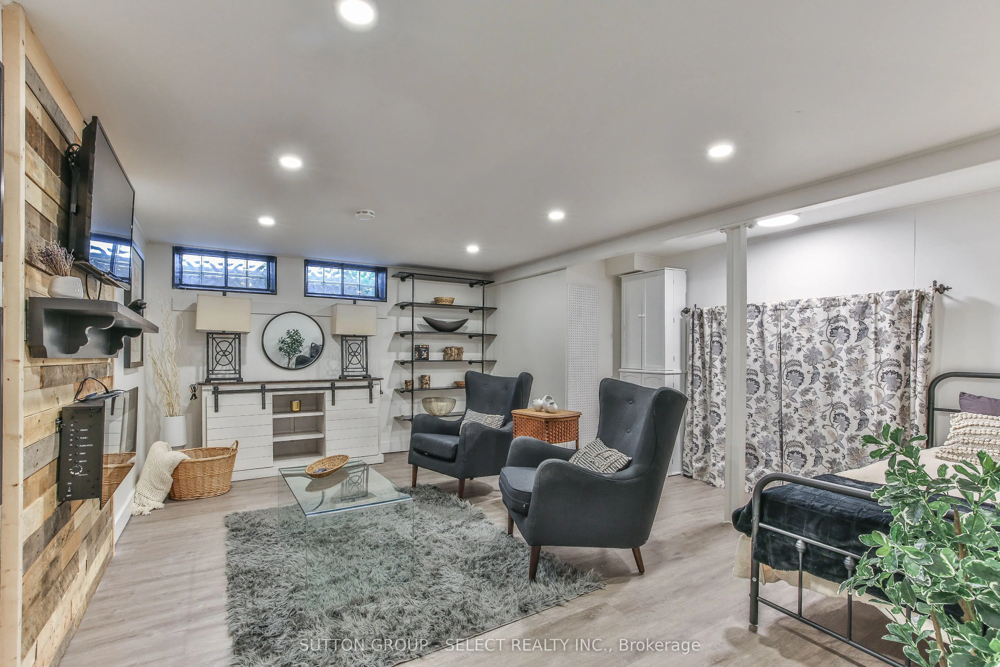 35 Croxton Road W